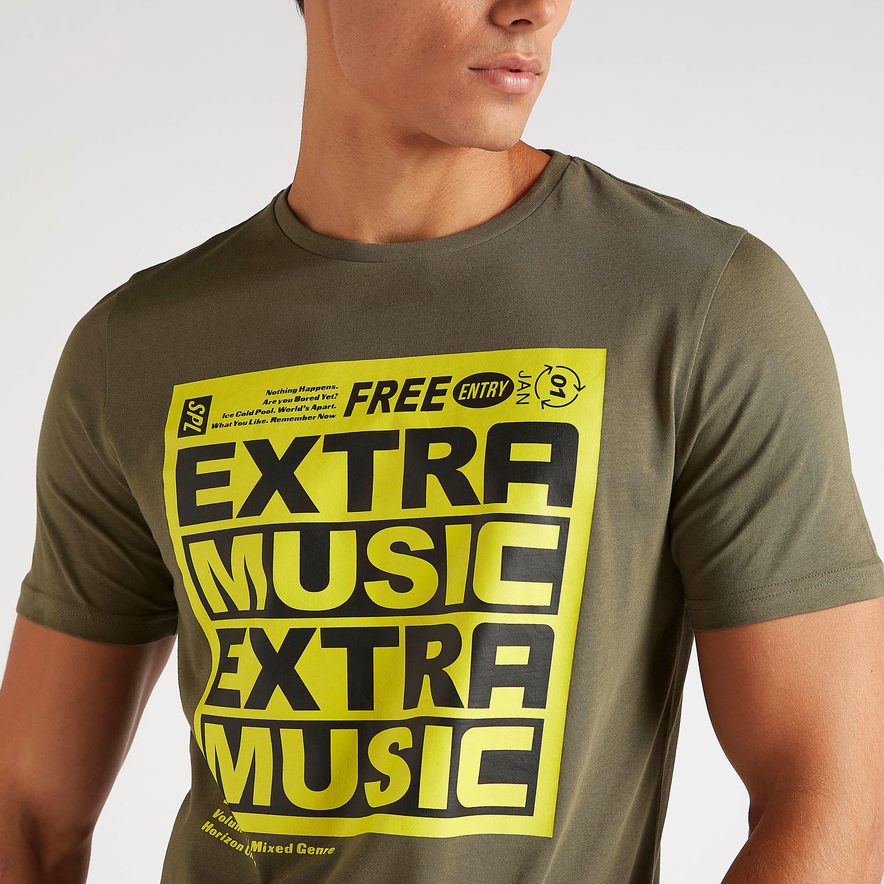 تيشيرت بياقة ضيّقة وأكمام قصيرة وطبعات-men-clothing-tshirtsandpolos-tshirts-image-3