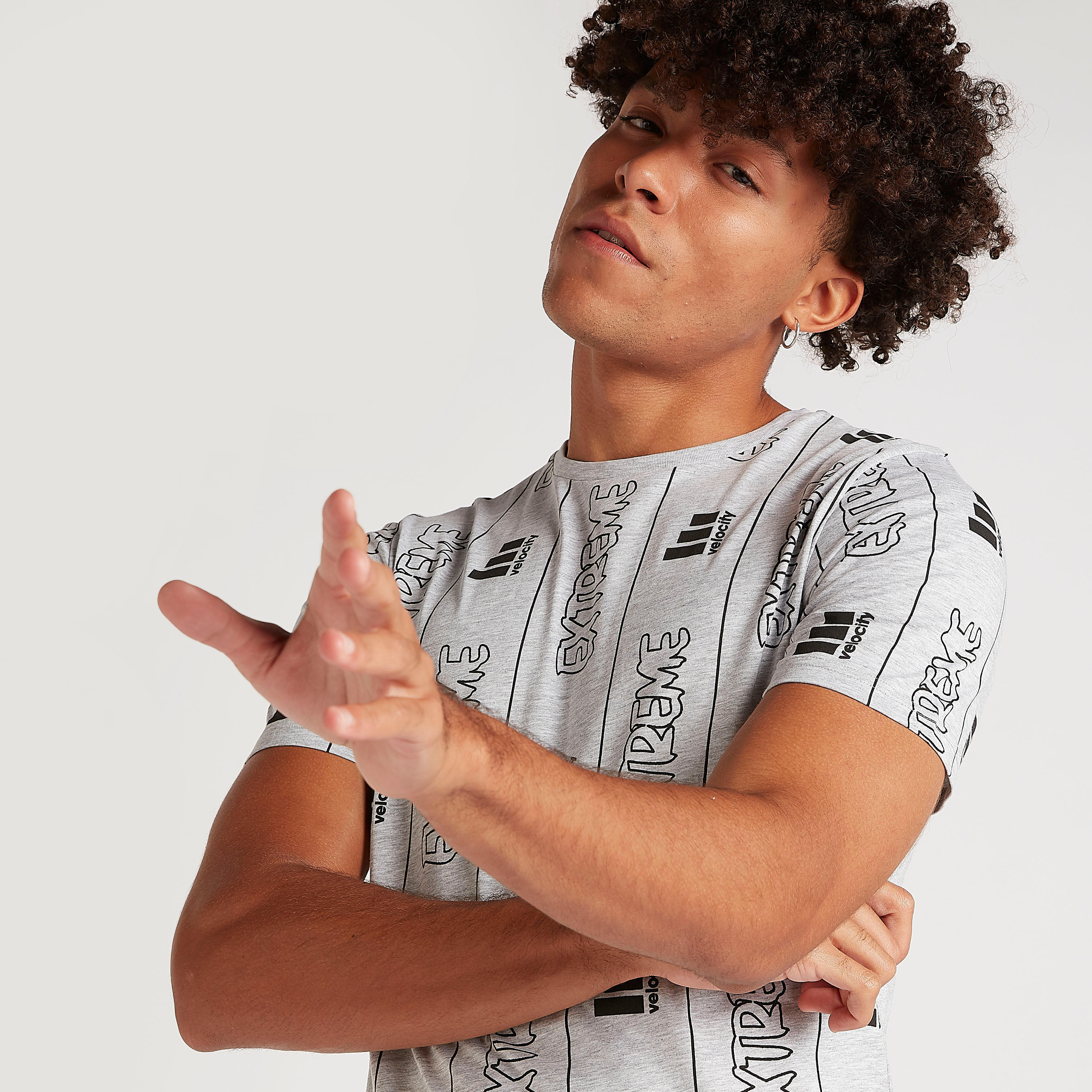 تيشيرت بياقة ضيّقة وأكمام قصيرة وطبعات-men-clothing-tshirtsandpolos-tshirts-image-5