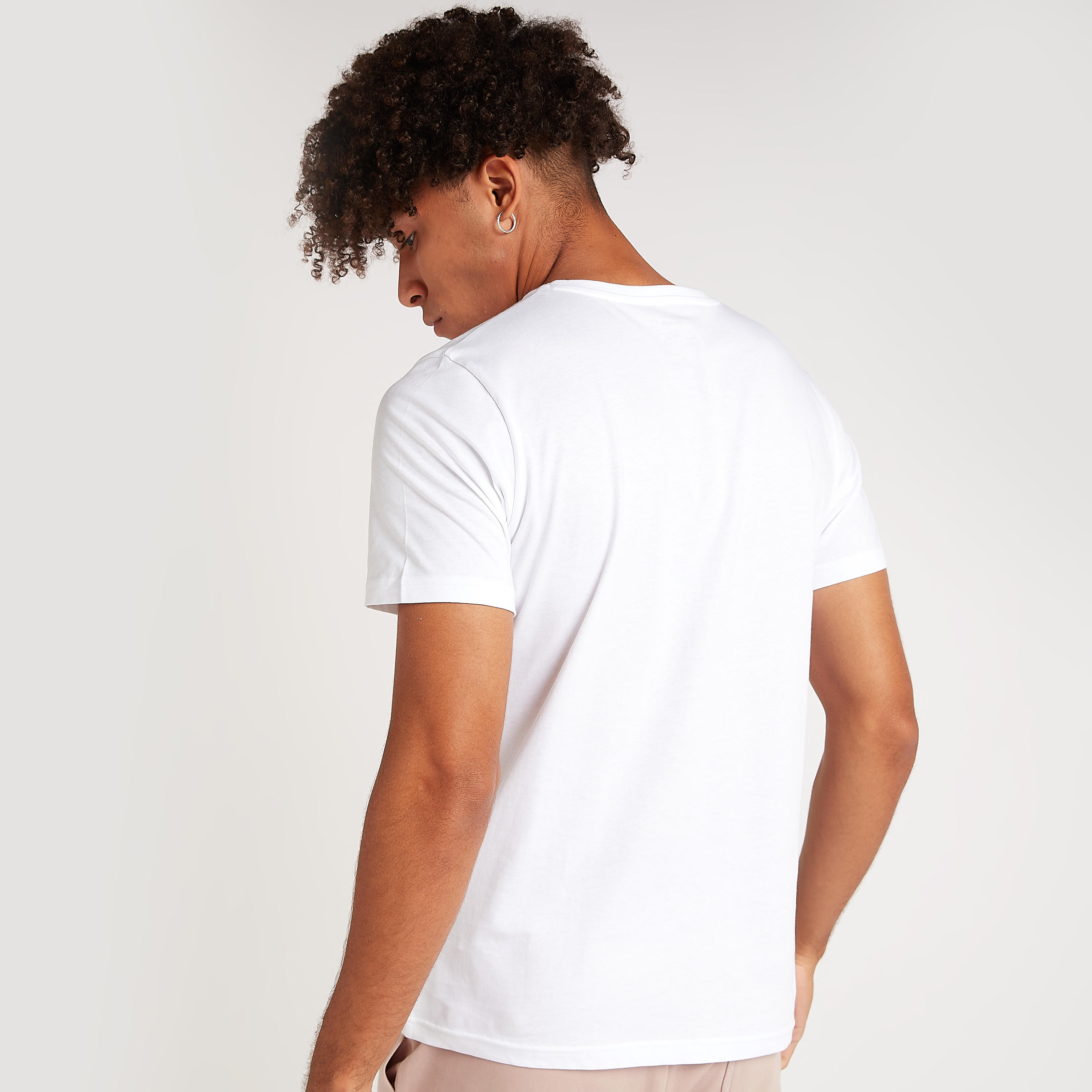 تيشيرت بياقة ضيّقة وأكمام قصيرة وطبعات-men-clothing-tshirtsandpolos-tshirts-image-4