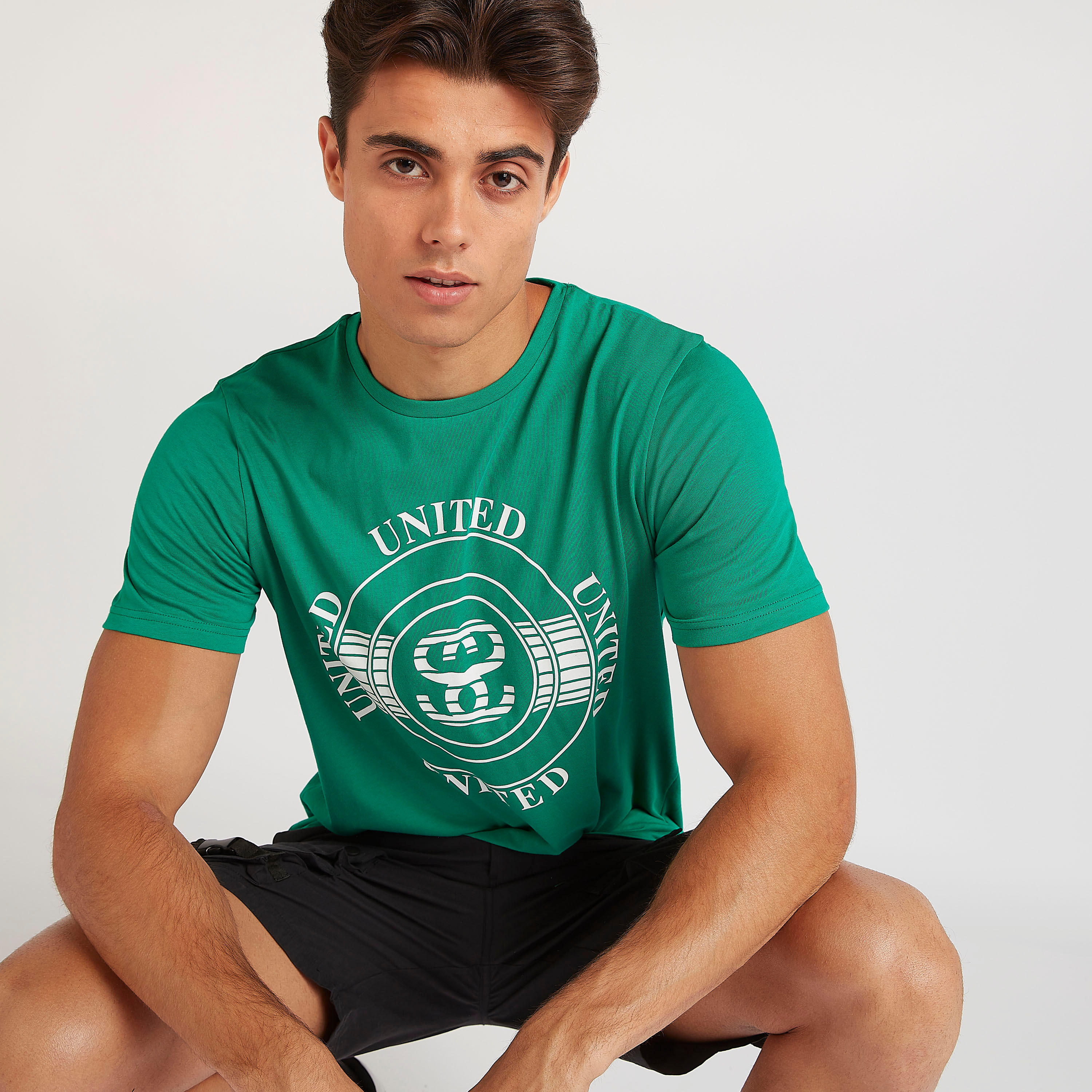تيشيرت بياقة ضيّقة وأكمام قصيرة وطبعات-men-clothing-tshirtsandpolos-tshirts-image-5