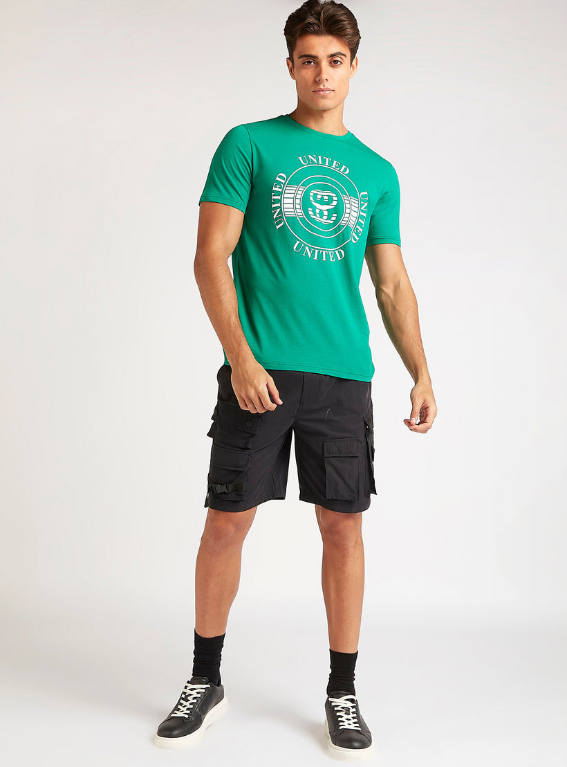تيشيرت بياقة ضيّقة وأكمام قصيرة وطبعات-men-clothing-tshirtsandpolos-tshirts-image-4