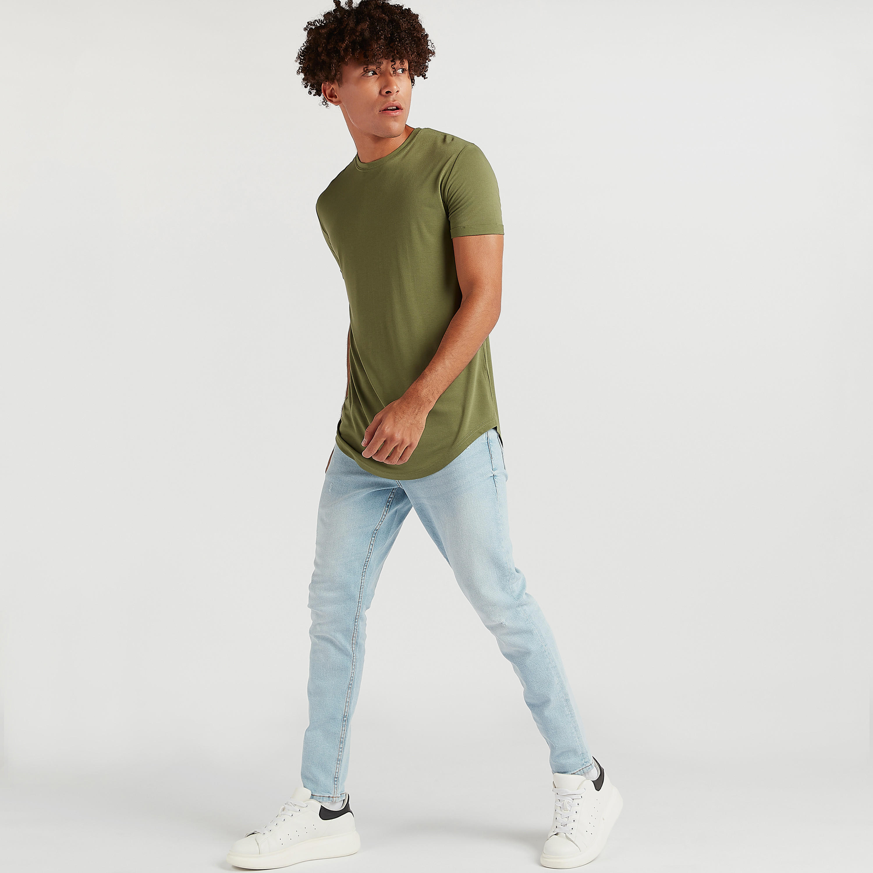 تيشيرت طويل سادة بياقة ضيقة وأكمام قصيرة-men-clothing-tshirtsandpolos-tshirts-image-2