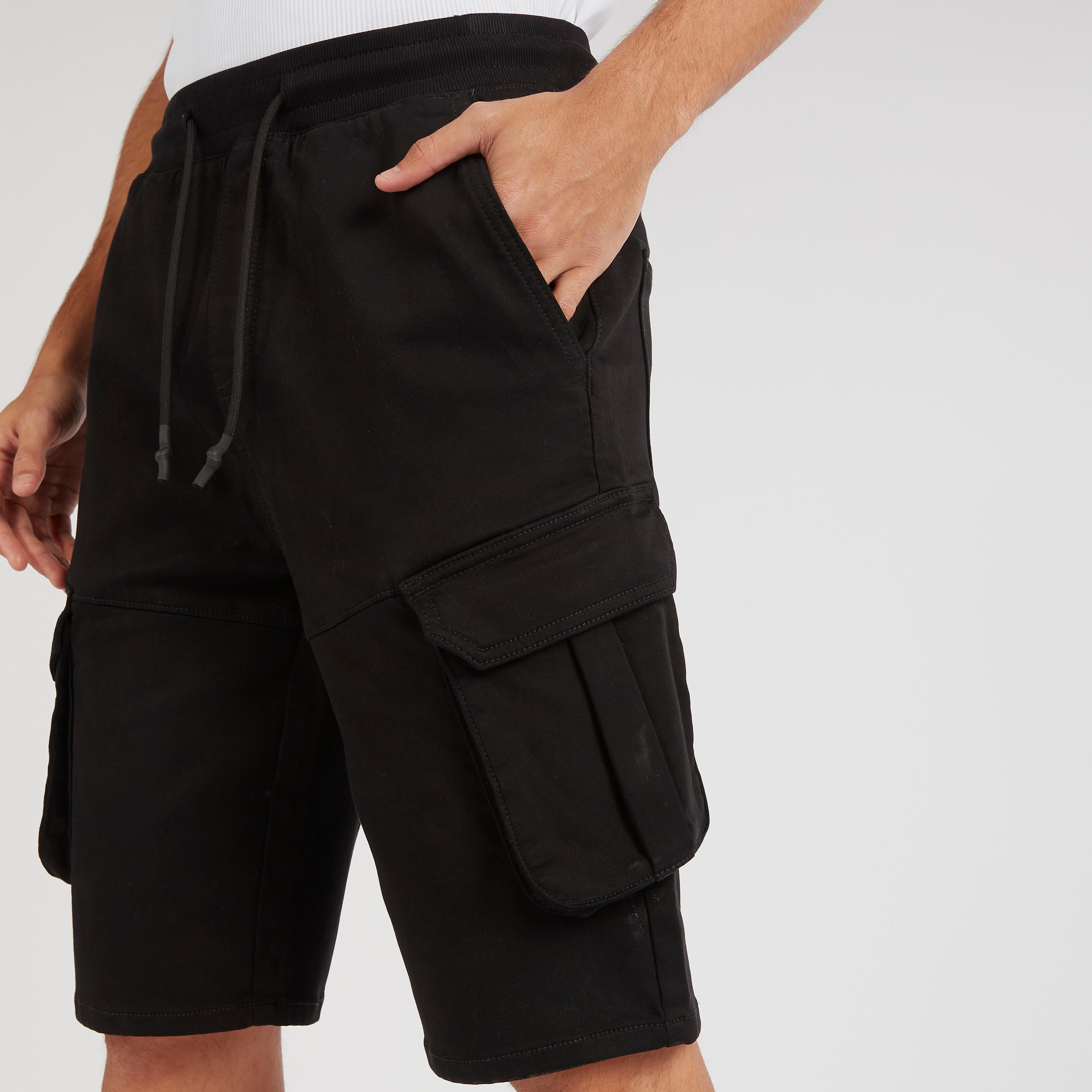 شورت كارجو سادة برباط إغلاق-men-clothing-bottoms-shorts-image-3