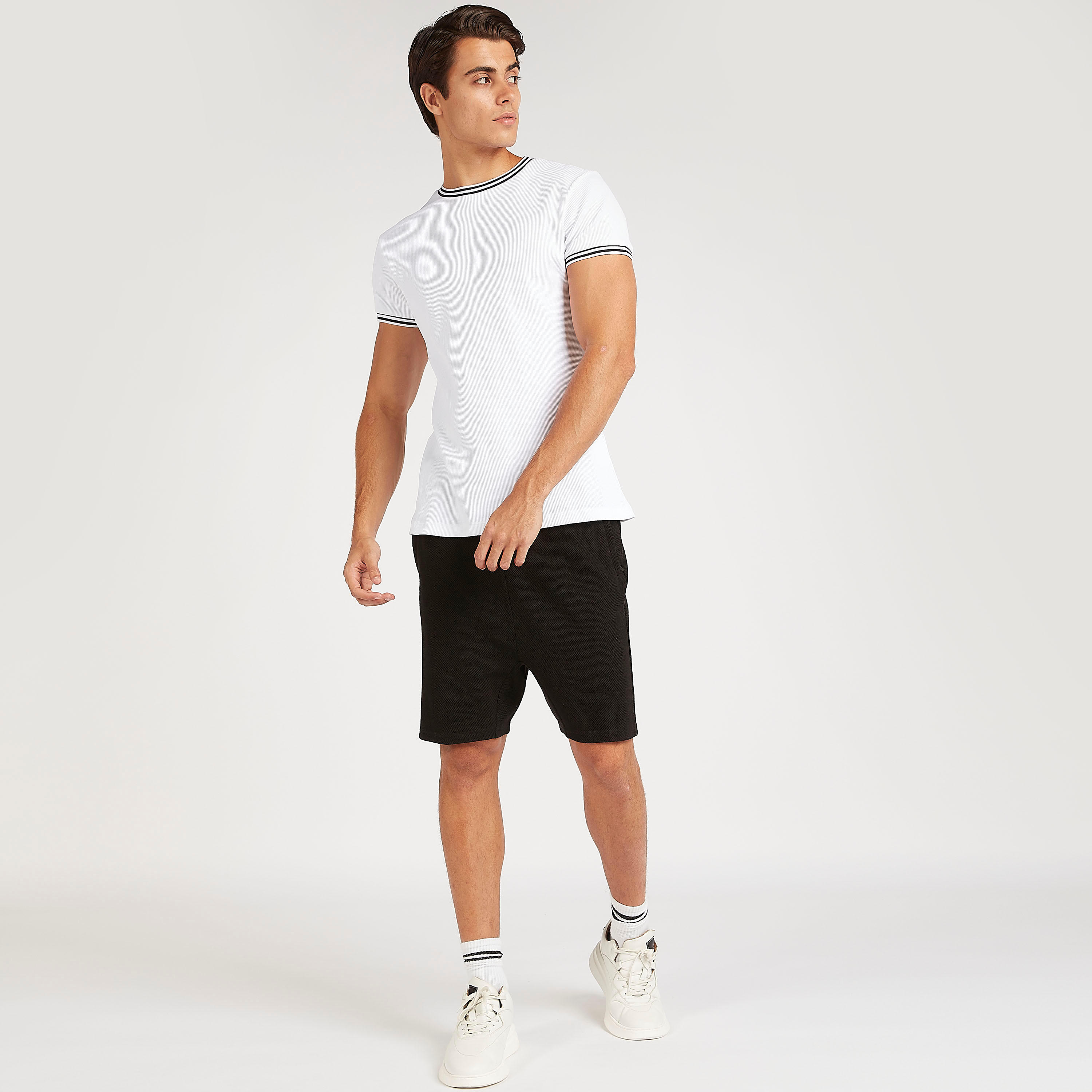 شورت كارجو سادة برباط إغلاق-men-clothing-bottoms-shorts-image-3