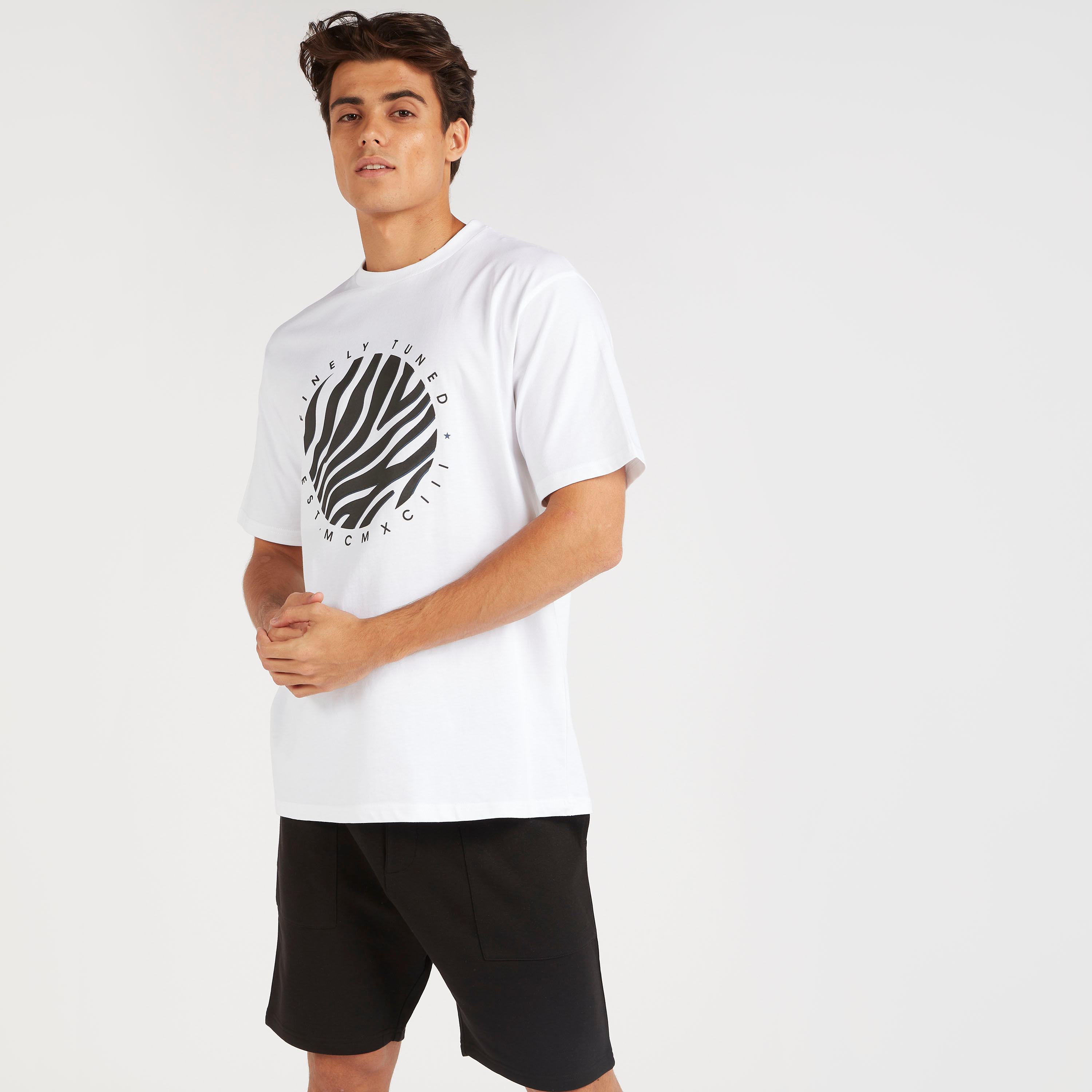 تيشيرت بوكسي فيت بأكمام قصيرة وطبعات-men-clothing-tshirtsandpolos-tshirts-image-6