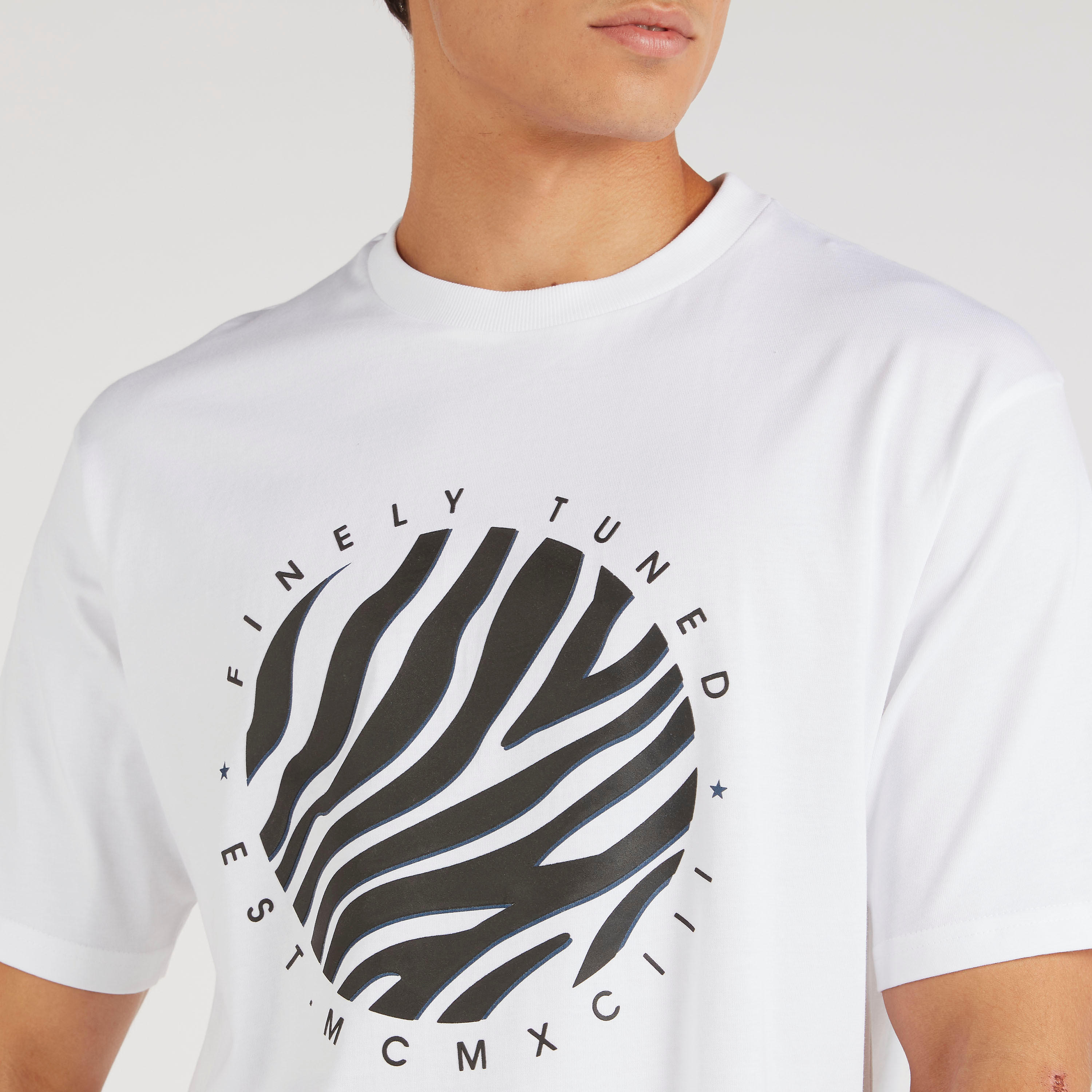 تيشيرت بوكسي فيت بأكمام قصيرة وطبعات-men-clothing-tshirtsandpolos-tshirts-image-1
