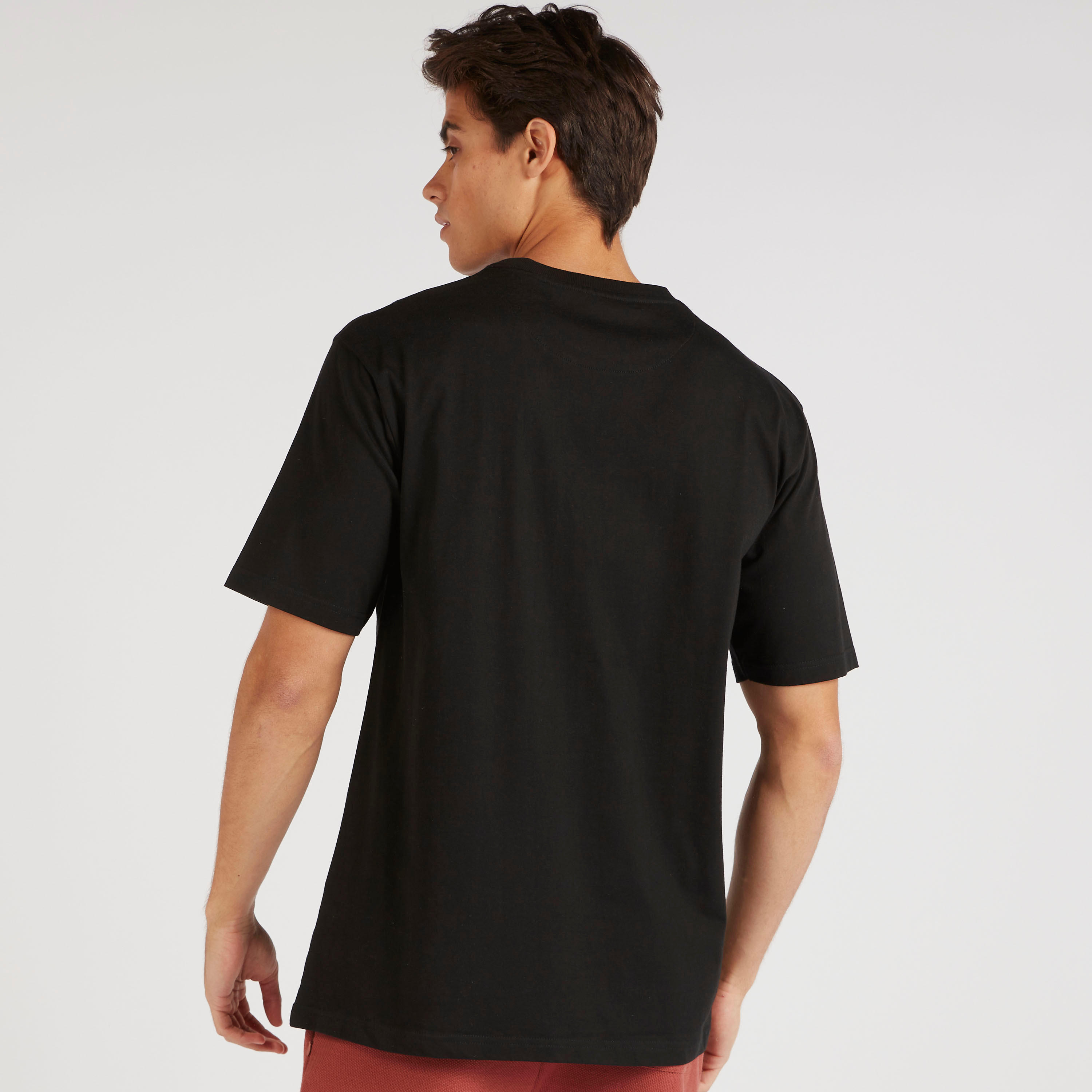 تيشيرت بقصة بوكسي وياقة ضيقة وأكمام قصيرة وطبعات-men-clothing-tshirtsandpolos-tshirts-image-4