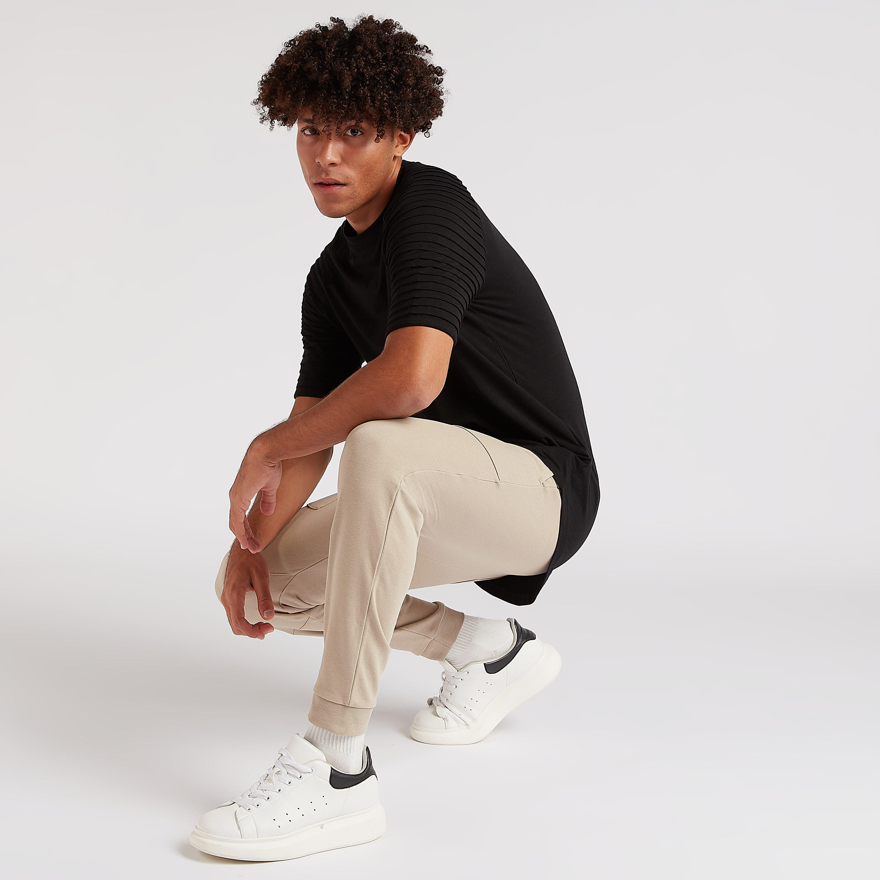 Solid Joggers with Pockets and Drawstring Closure-men-clothing-bottoms-joggers-image-2