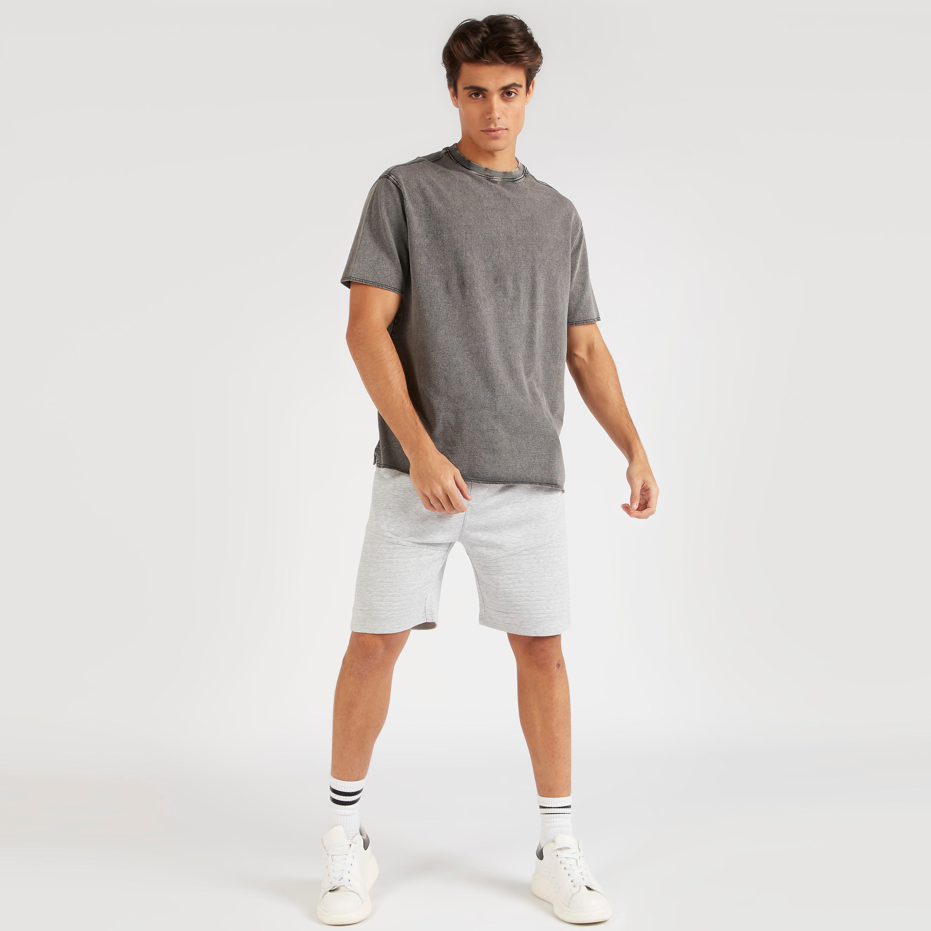 شورت سادة برباط إغلاق وجيوب-men-clothing-bottoms-shorts-image-4