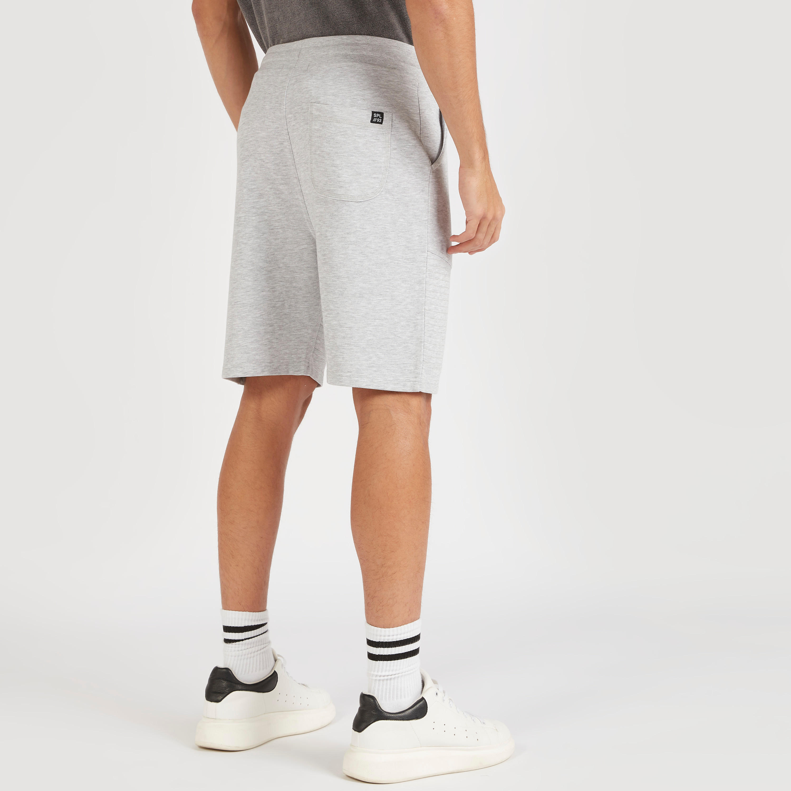 شورت سادة برباط إغلاق وجيوب-men-clothing-bottoms-shorts-image-2