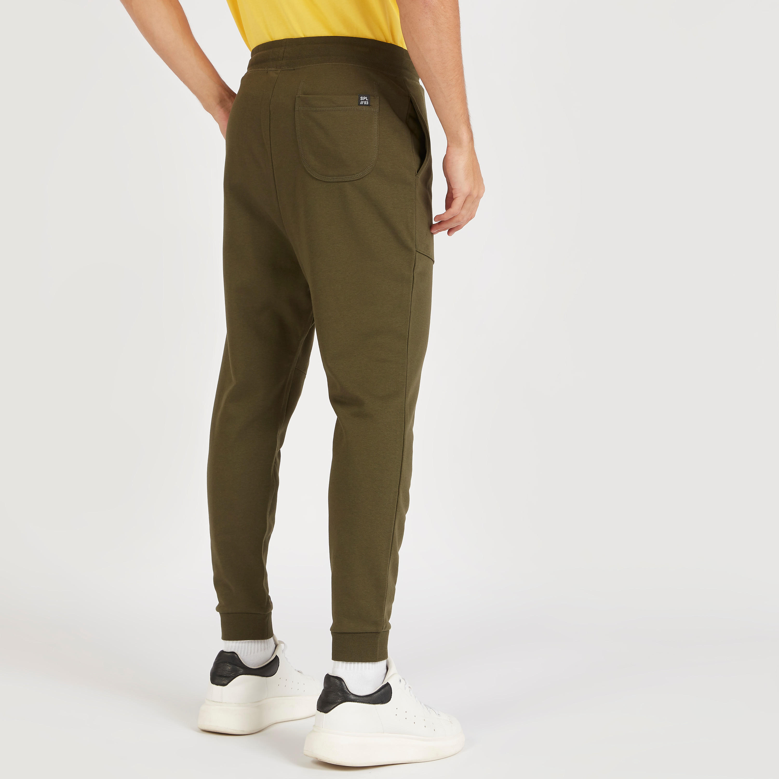 بنطلون رياضي سادة برباط إغلاق وجيوب-men-clothing-bottoms-joggers-image-2