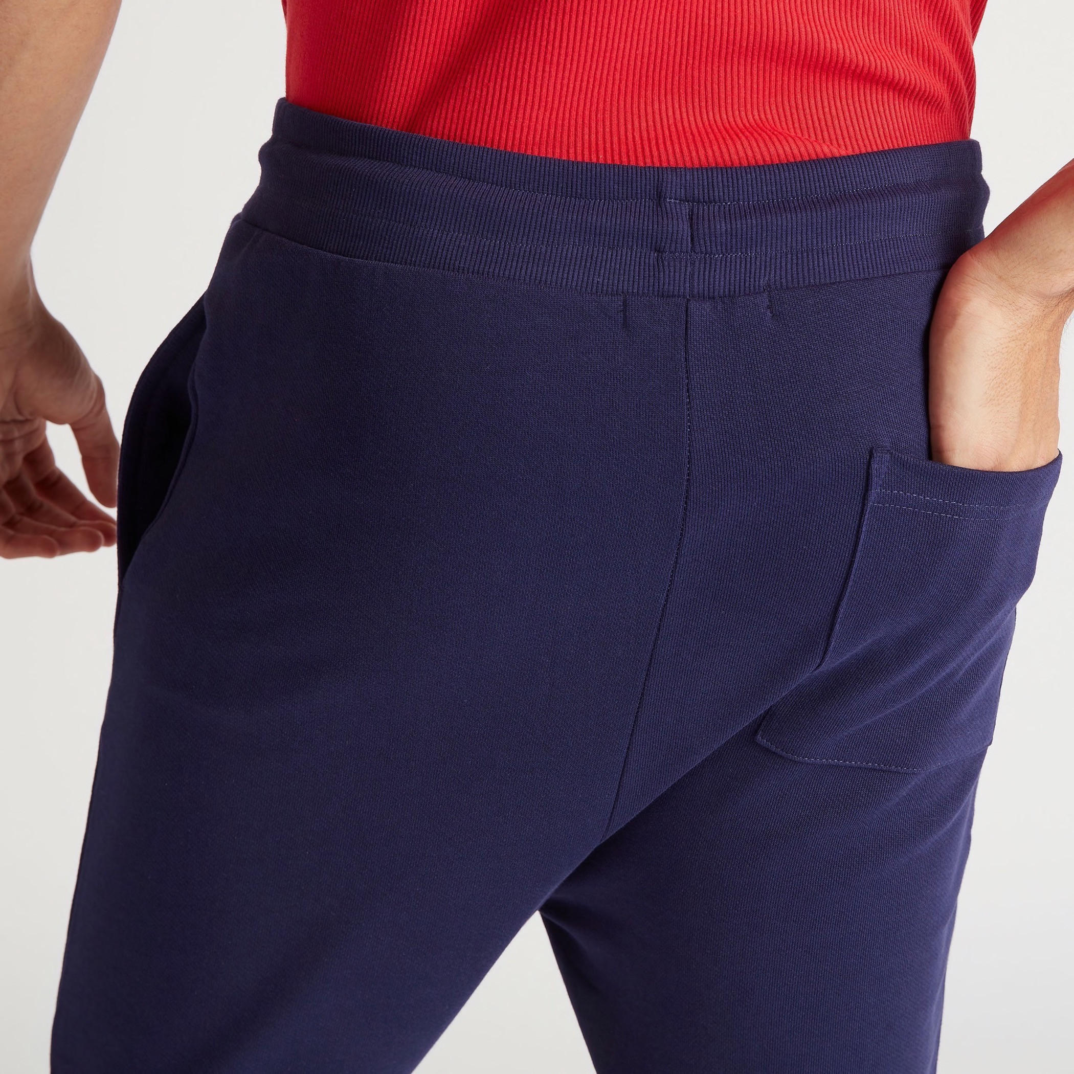 بنطلون رياضي بقصّة مريحة وطبعات وخصر متوسّط الارتفاع وجيوب-men-clothing-bottoms-joggers-image-5