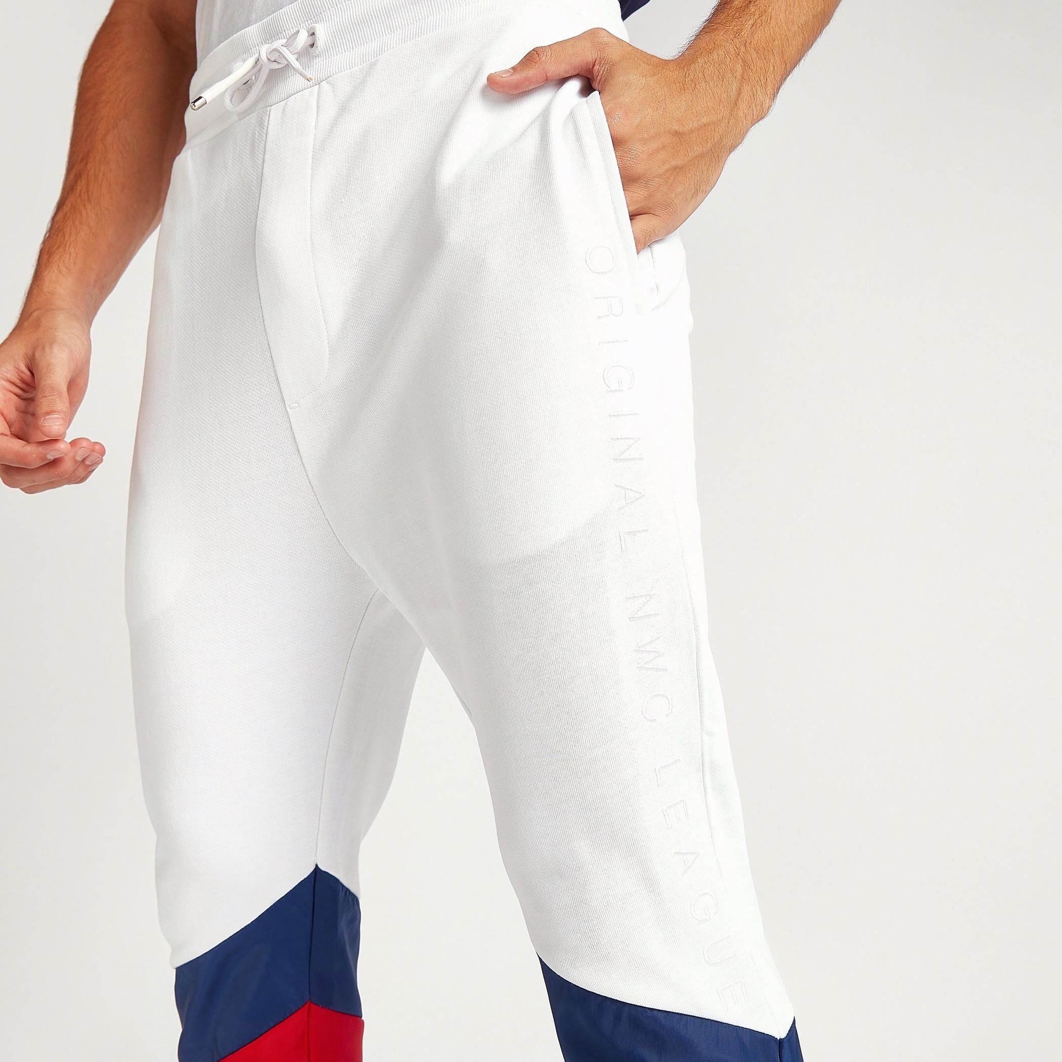 بنطلون رياضي سادة برباط إغلاق وجيوب-men-clothing-bottoms-joggers-image-2
