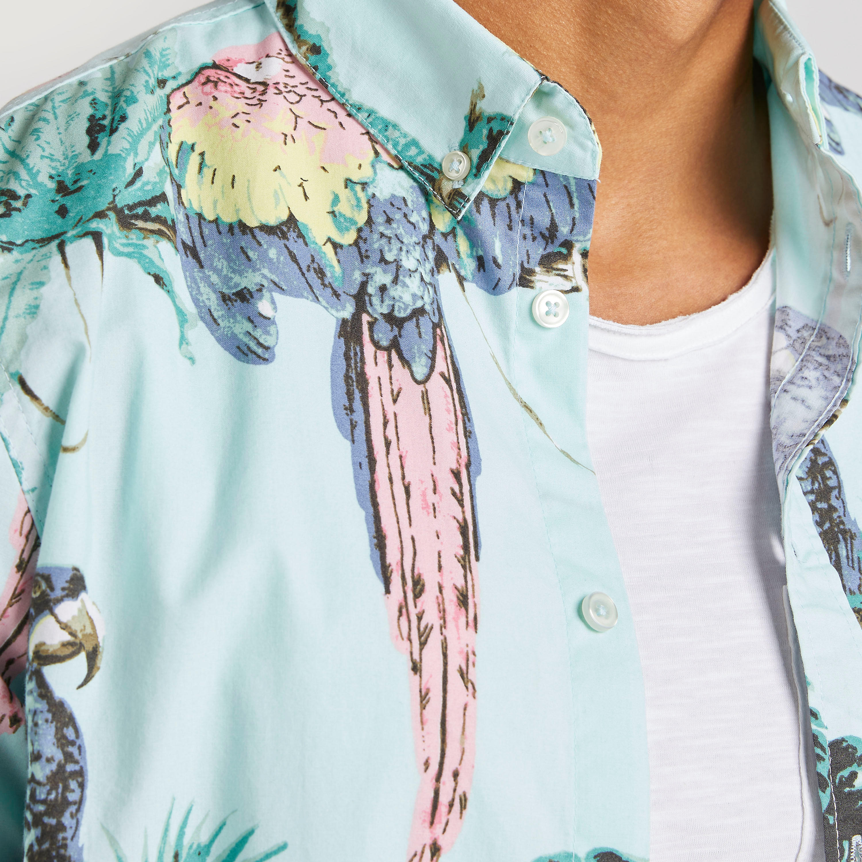 قميص بياقة عاديّة وأكمام قصيرة وطبعات-men-clothing-shirts-image-3
