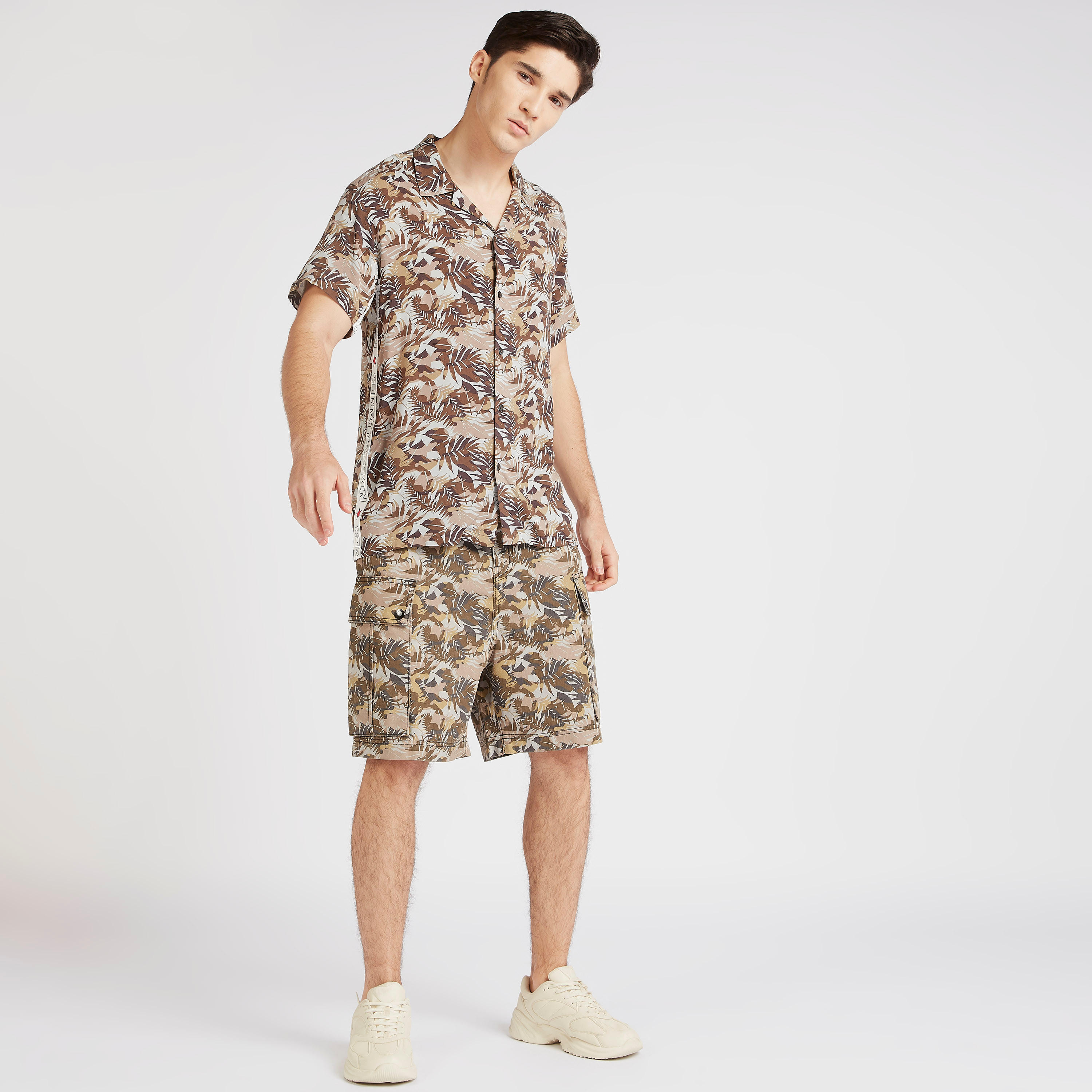 Printed Mid-Rise Shorts with Drawstring Closure-men-clothing-bottoms-shorts-image-2