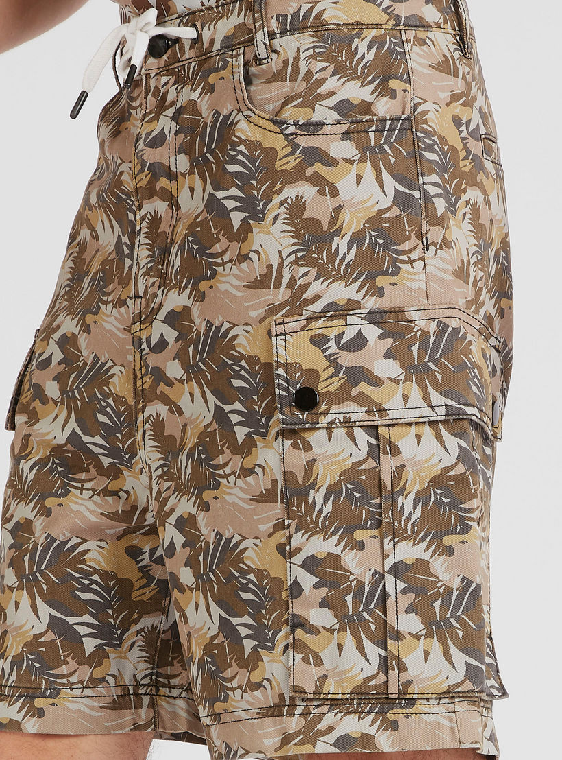 Printed Mid-Rise Shorts with Drawstring Closure-men-clothing-bottoms-shorts-image-3