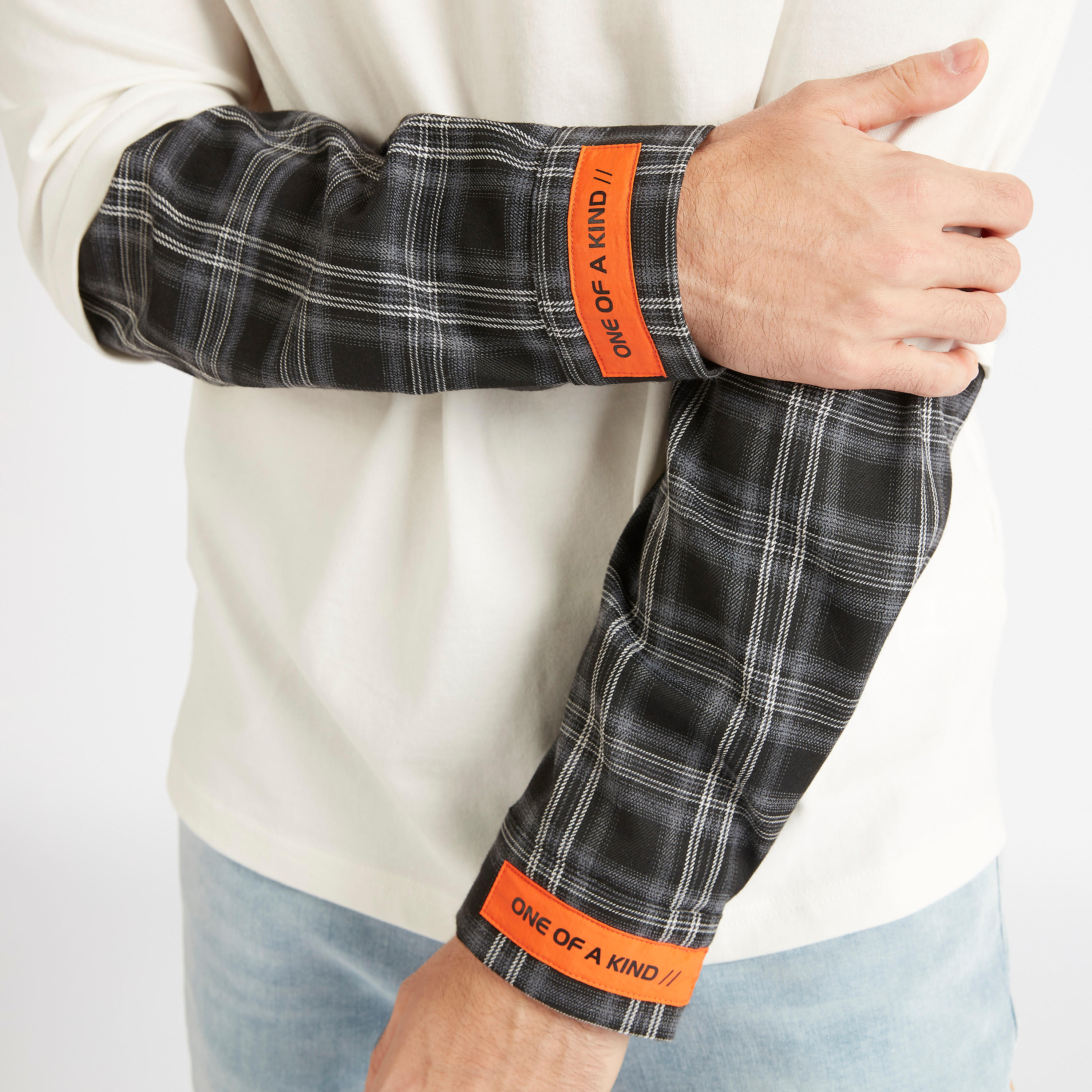 Printed T-shirt with Long Sleeves and Crew Neck-men-clothing-tshirtsandpolos-tshirts-image-5