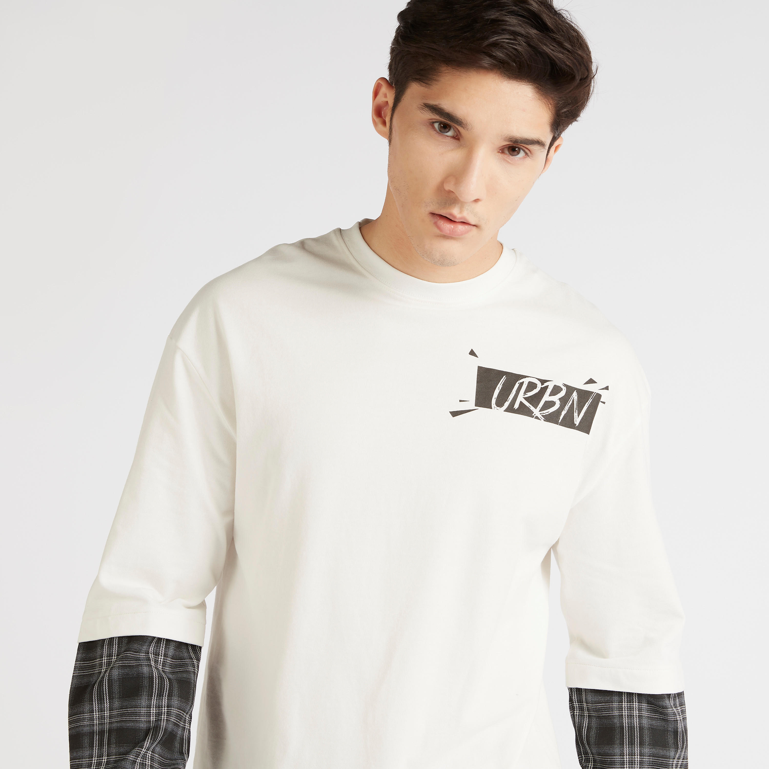 Printed T-shirt with Long Sleeves and Crew Neck-men-clothing-tshirtsandpolos-tshirts-image-6