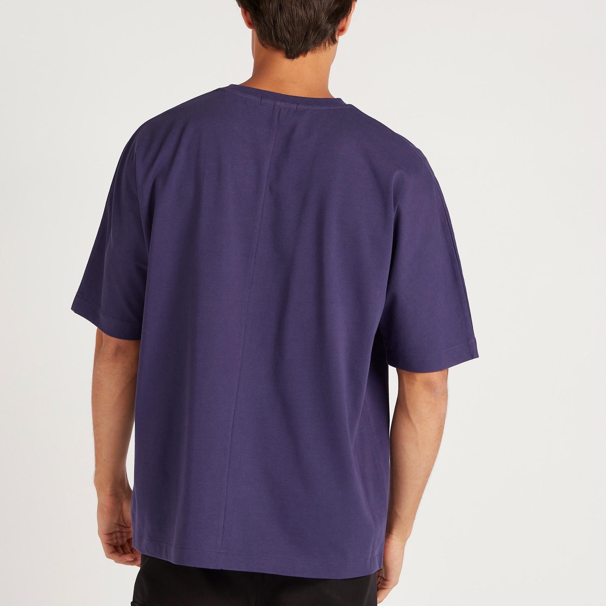 تيشيرت سادة بياقة ضيّقة وأكمام قصيرة-men-clothing-tshirtsandpolos-tshirts-image-1