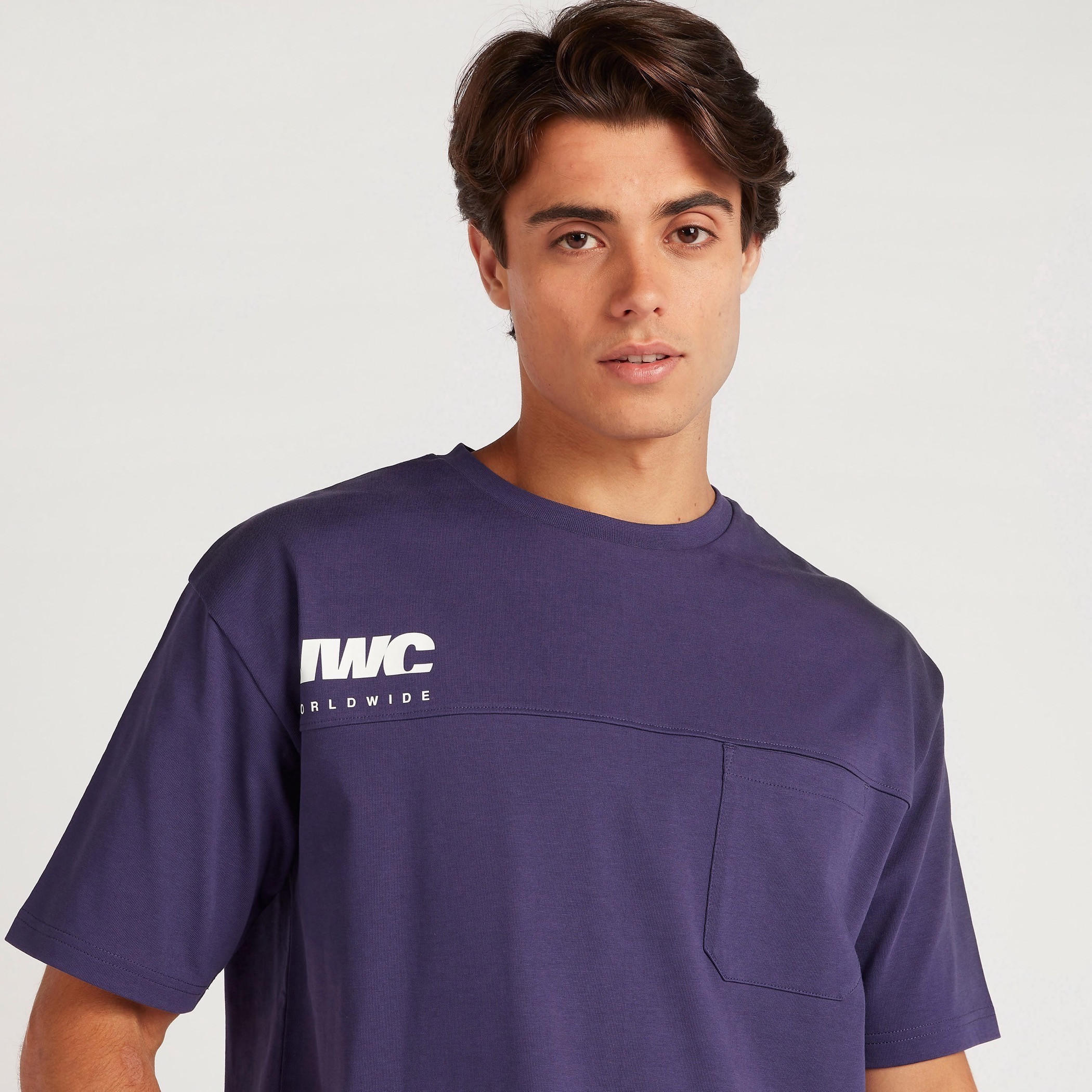 تيشيرت بياقة ضيّقة وأكمام قصيرة وطبعات-men-clothing-tshirtsandpolos-tshirts-image-5