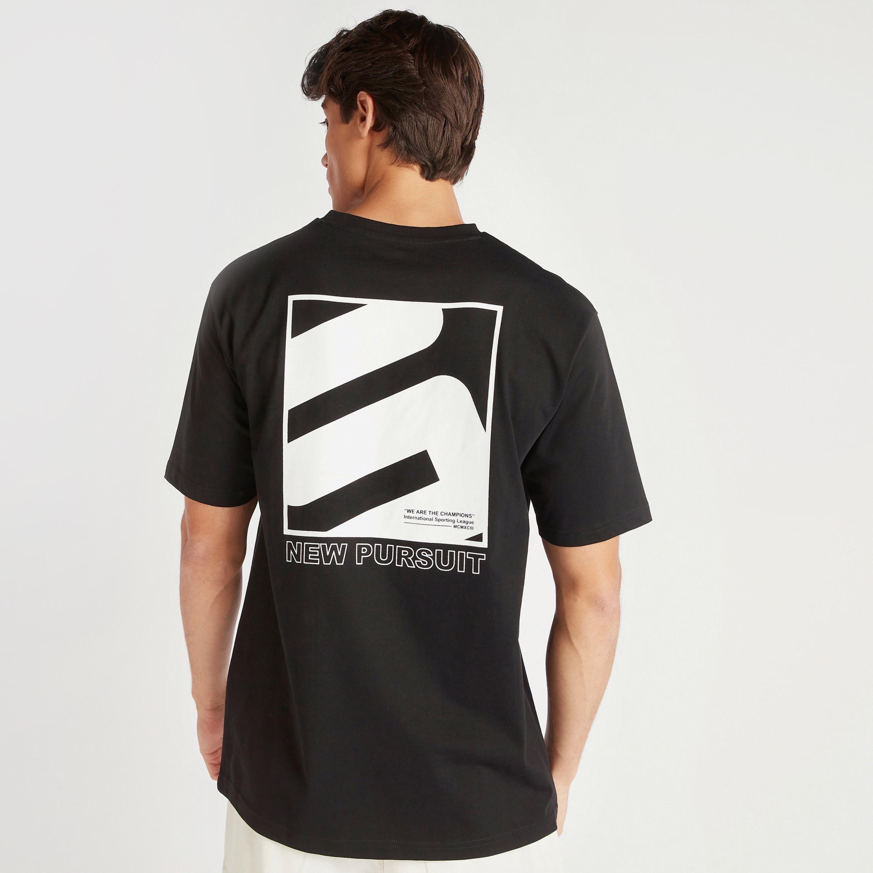تيشيرت بياقة ضيّقة وأكمام قصيرة وطبعات-men-clothing-tshirtsandpolos-tshirts-image-4
