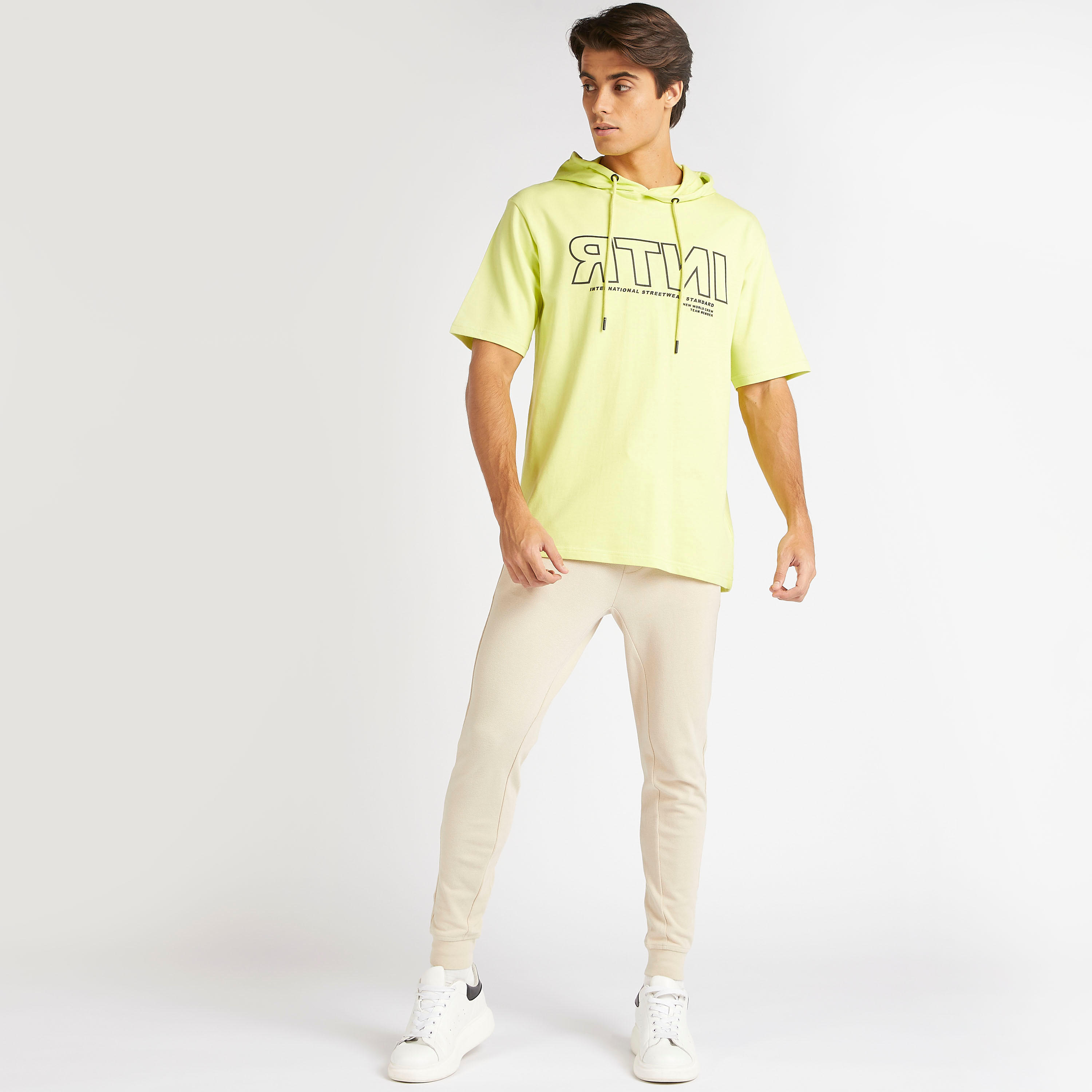 تيشيرت بقبعّة بأكمام قصيرة وطَبعات-men-clothing-tshirtsandpolos-tshirts-image-6