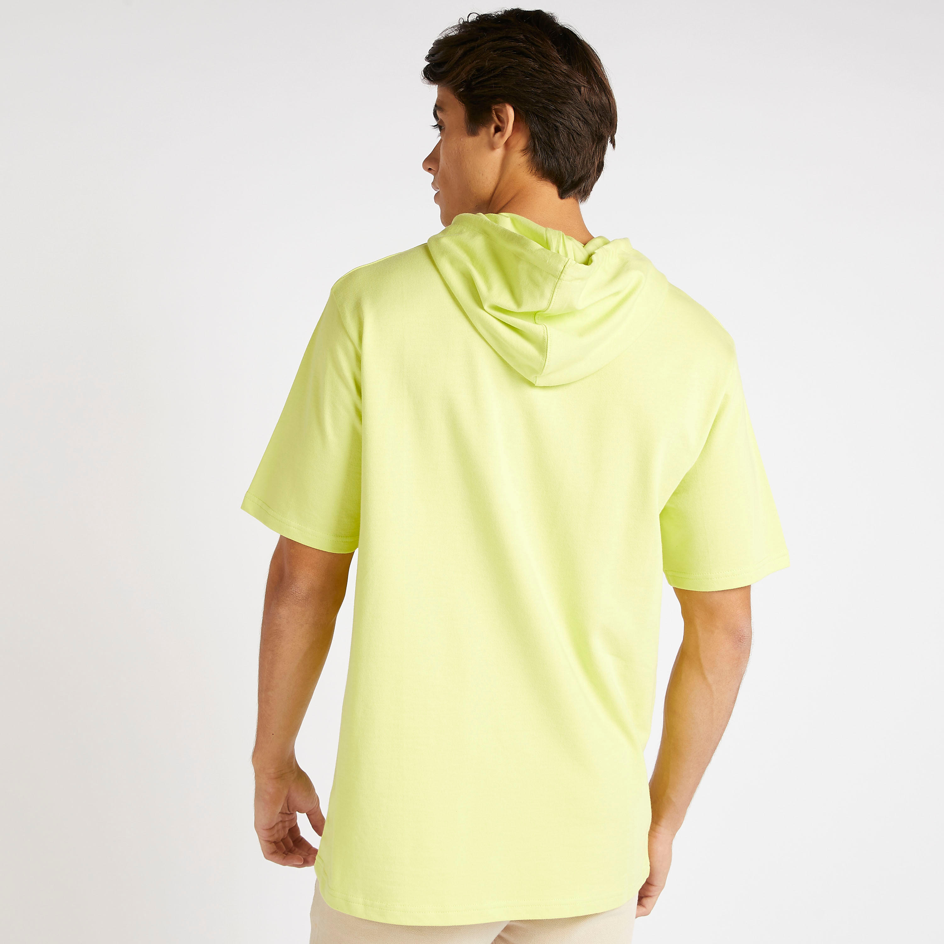 تيشيرت بقبعّة بأكمام قصيرة وطَبعات-men-clothing-tshirtsandpolos-tshirts-image-4