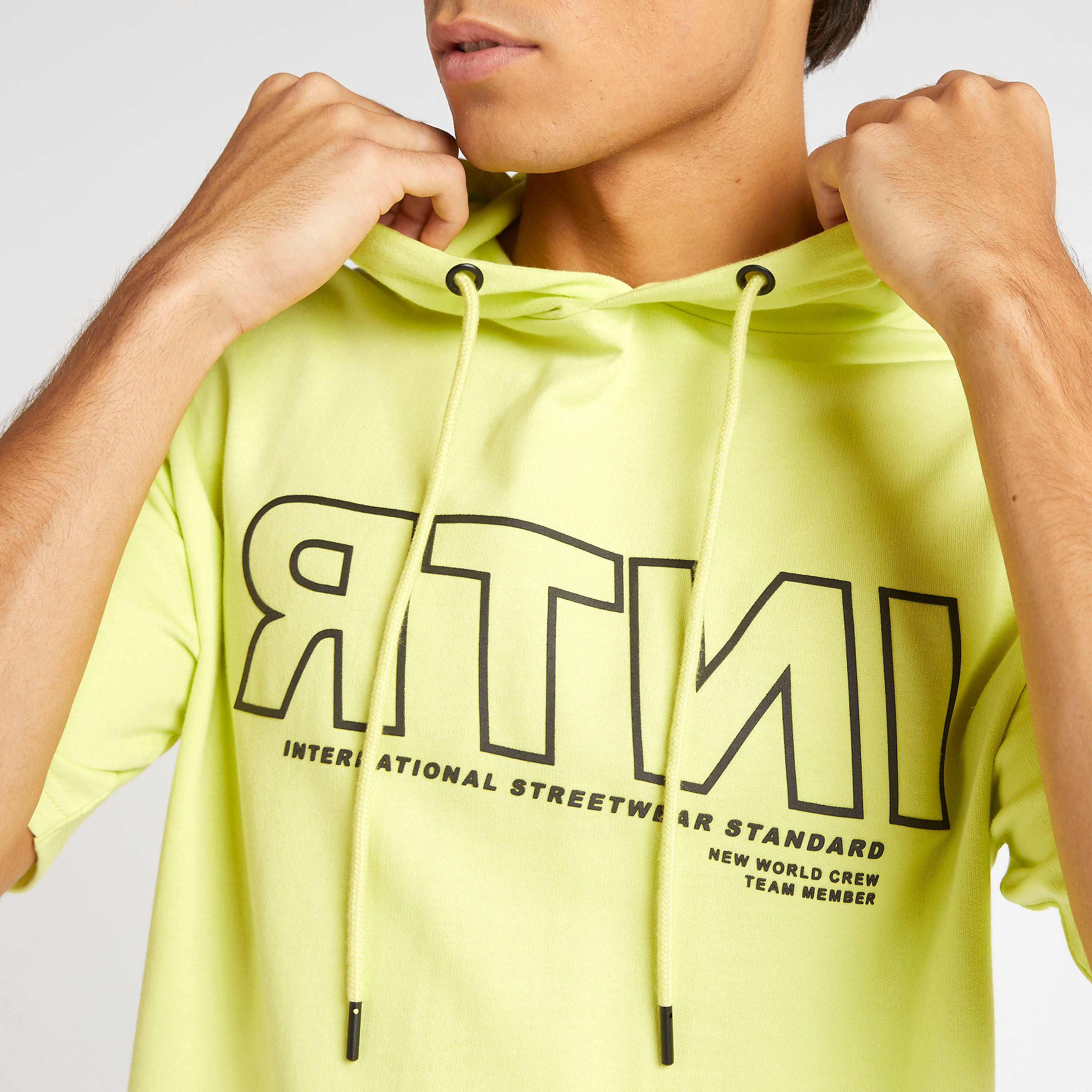 تيشيرت بقبعّة بأكمام قصيرة وطَبعات-men-clothing-tshirtsandpolos-tshirts-image-3