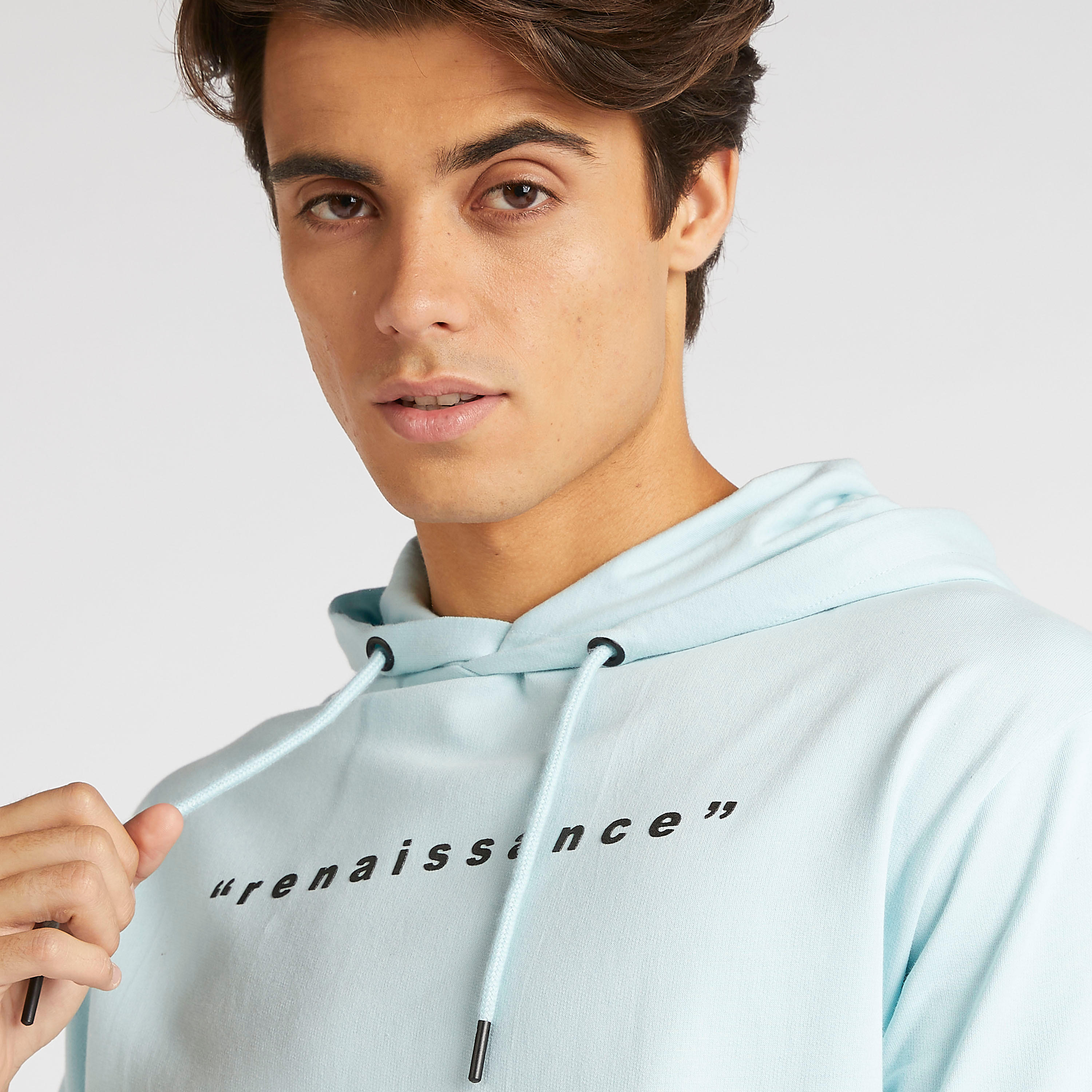 تيشيرت بقبعّة وأكمام قصيرة وطَبعات-men-clothing-tshirtsandpolos-tshirts-image-3