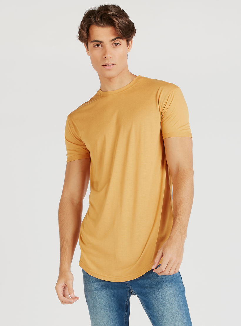 تيشيرت طويل سادة بياقة ضيقة وأكمام قصيرة-men-clothing-tshirtsandpolos-tshirts-image-5