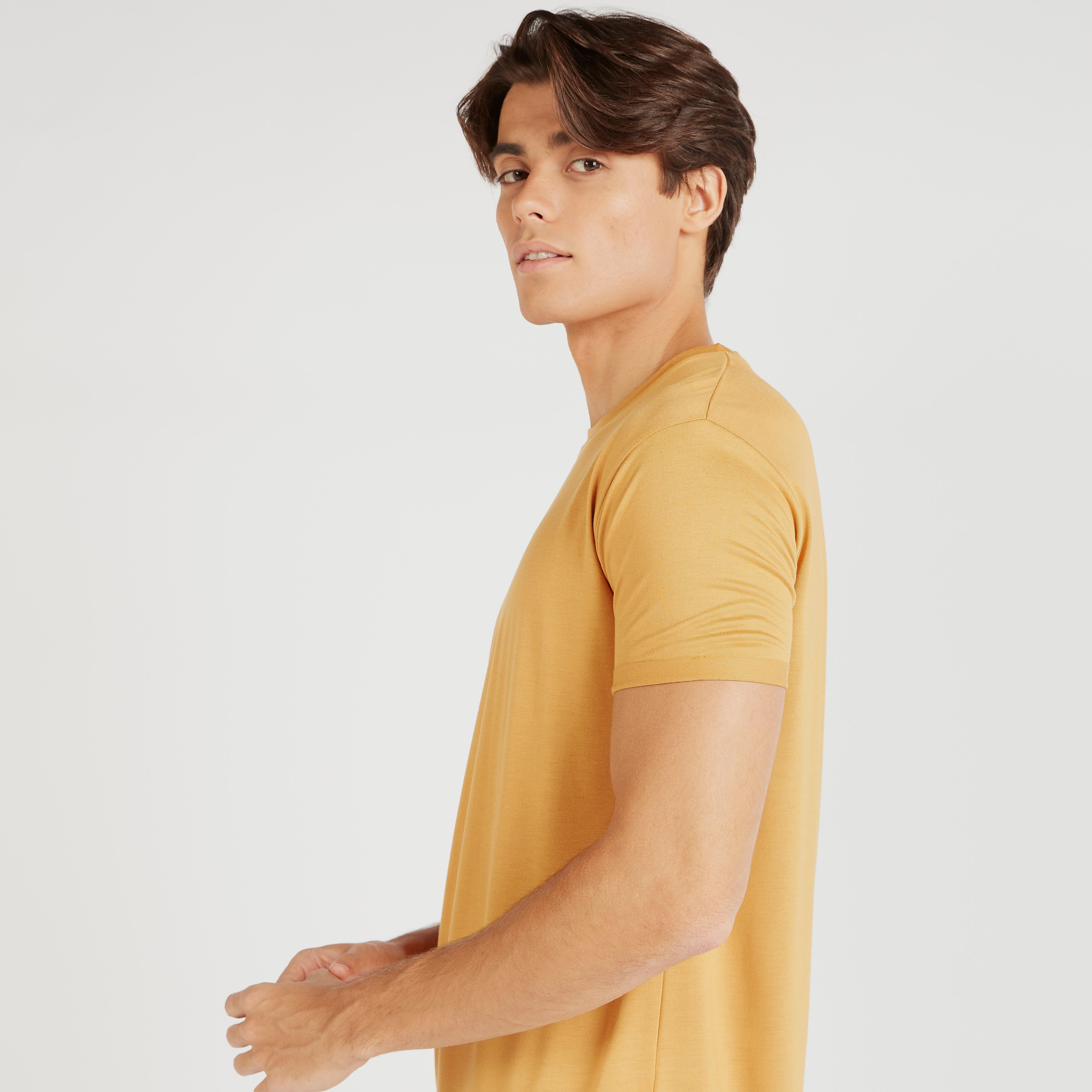 تيشيرت طويل سادة بياقة ضيقة وأكمام قصيرة-men-clothing-tshirtsandpolos-tshirts-image-3