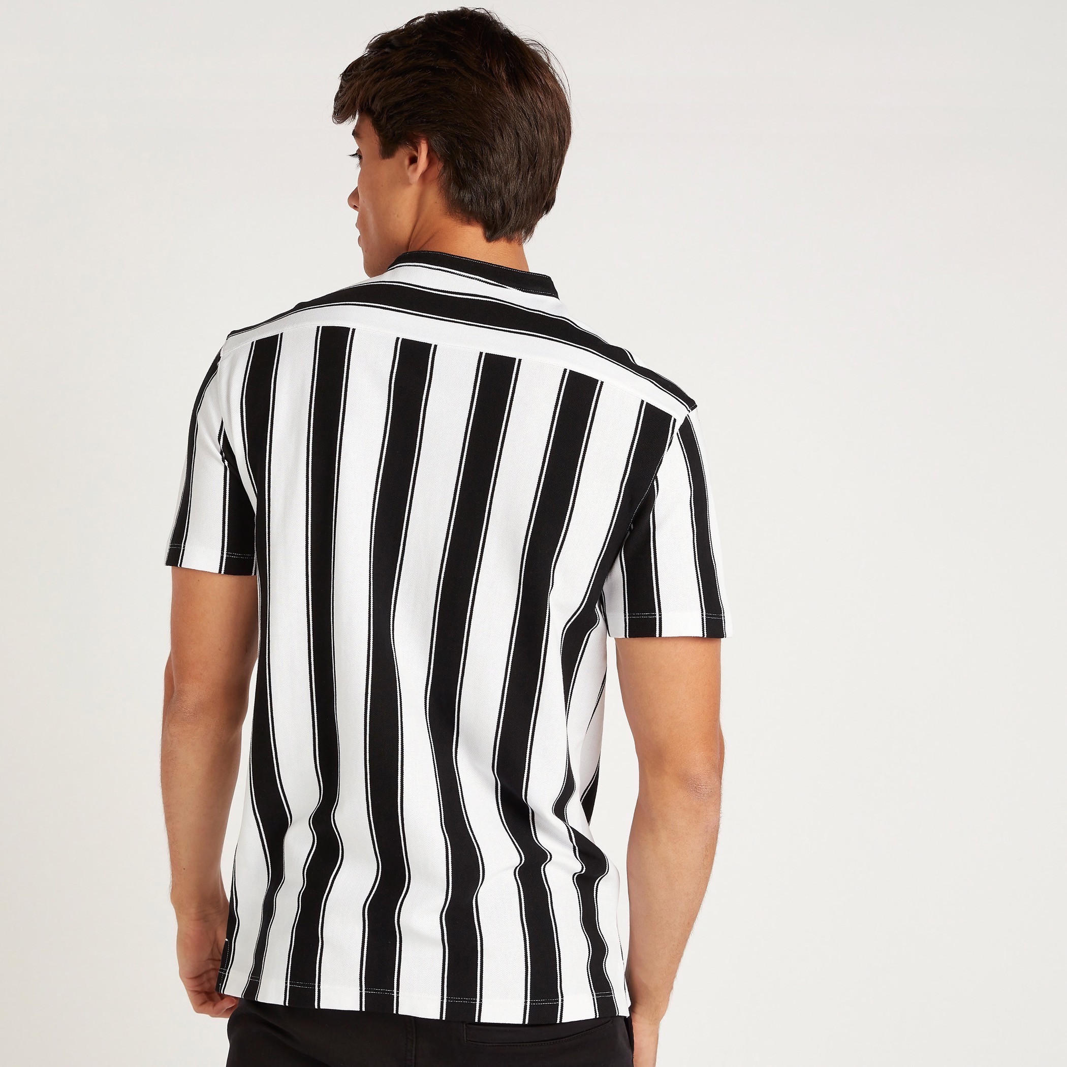 قميص مقلّم بياقة ماندارين وأكمام قصيرة-men-clothing-shirts-image-4