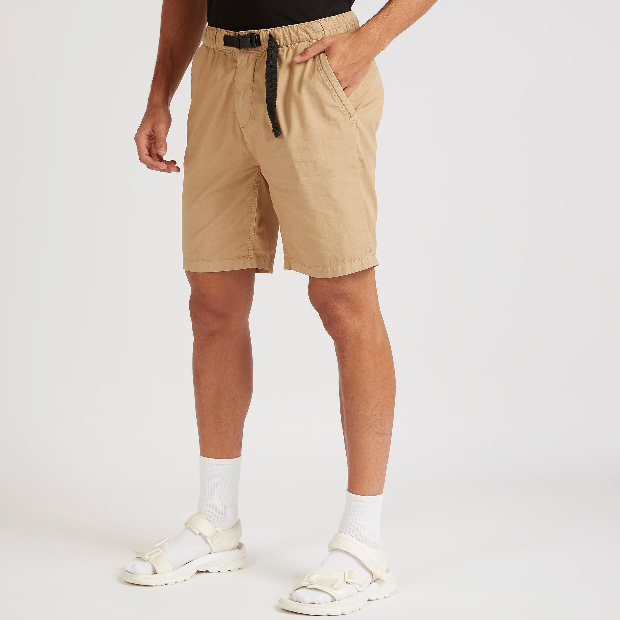شورت سادة بخصر متوسط الارتفاع وإبزيم إغلاق-men-clothing-bottoms-shorts-image-5