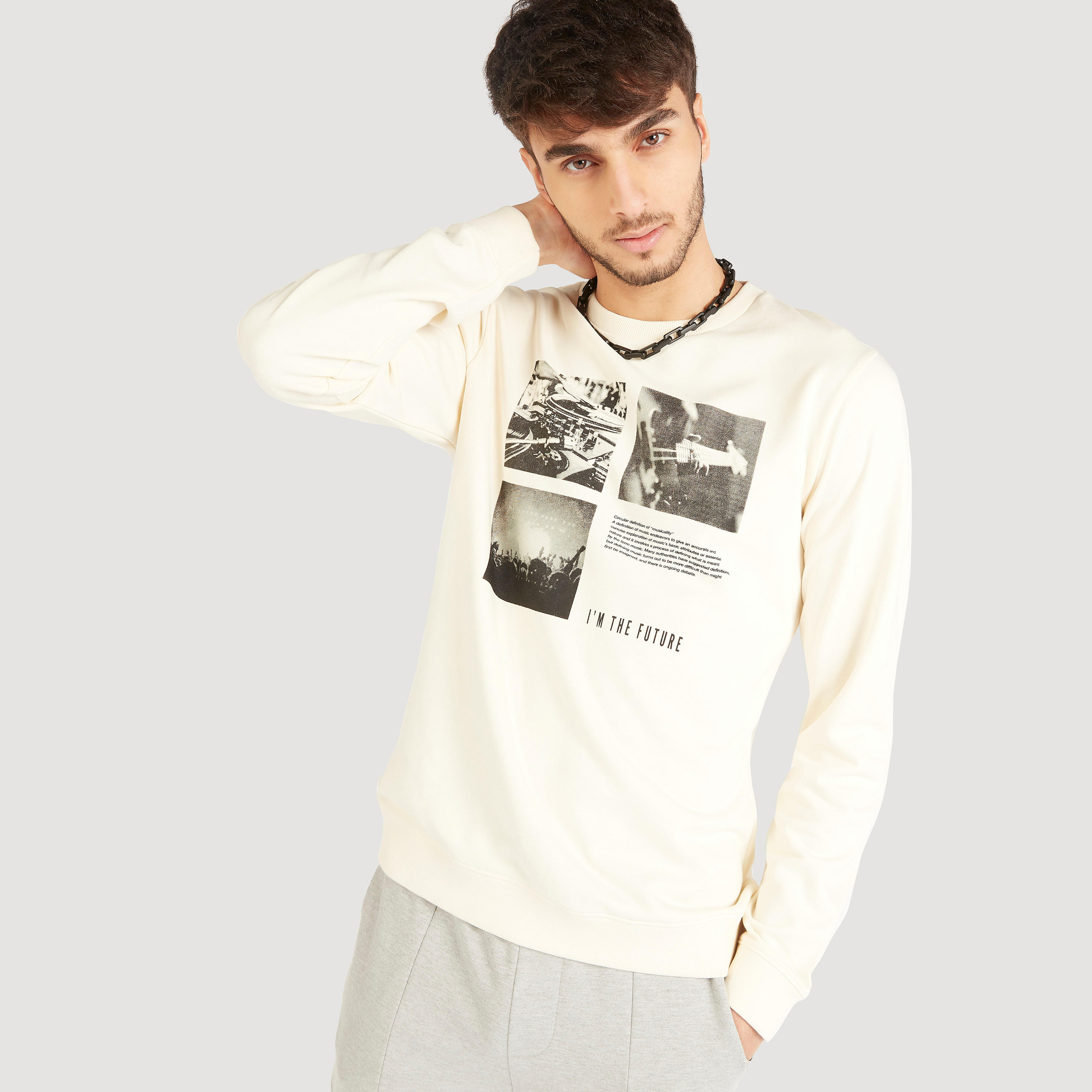 تيشيرت سادة بياقة ضيّقة وأكمام طويلة-men-winterwear-hoodiesandsweatshirts-image-4