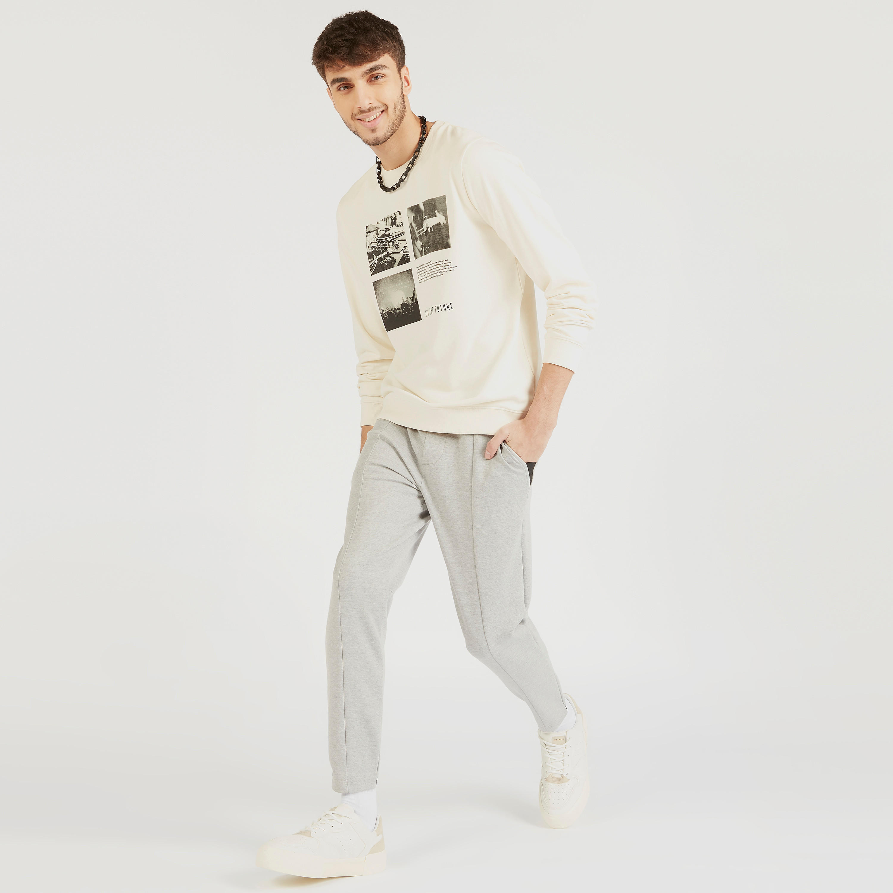 تيشيرت سادة بياقة ضيّقة وأكمام طويلة-men-winterwear-hoodiesandsweatshirts-image-3