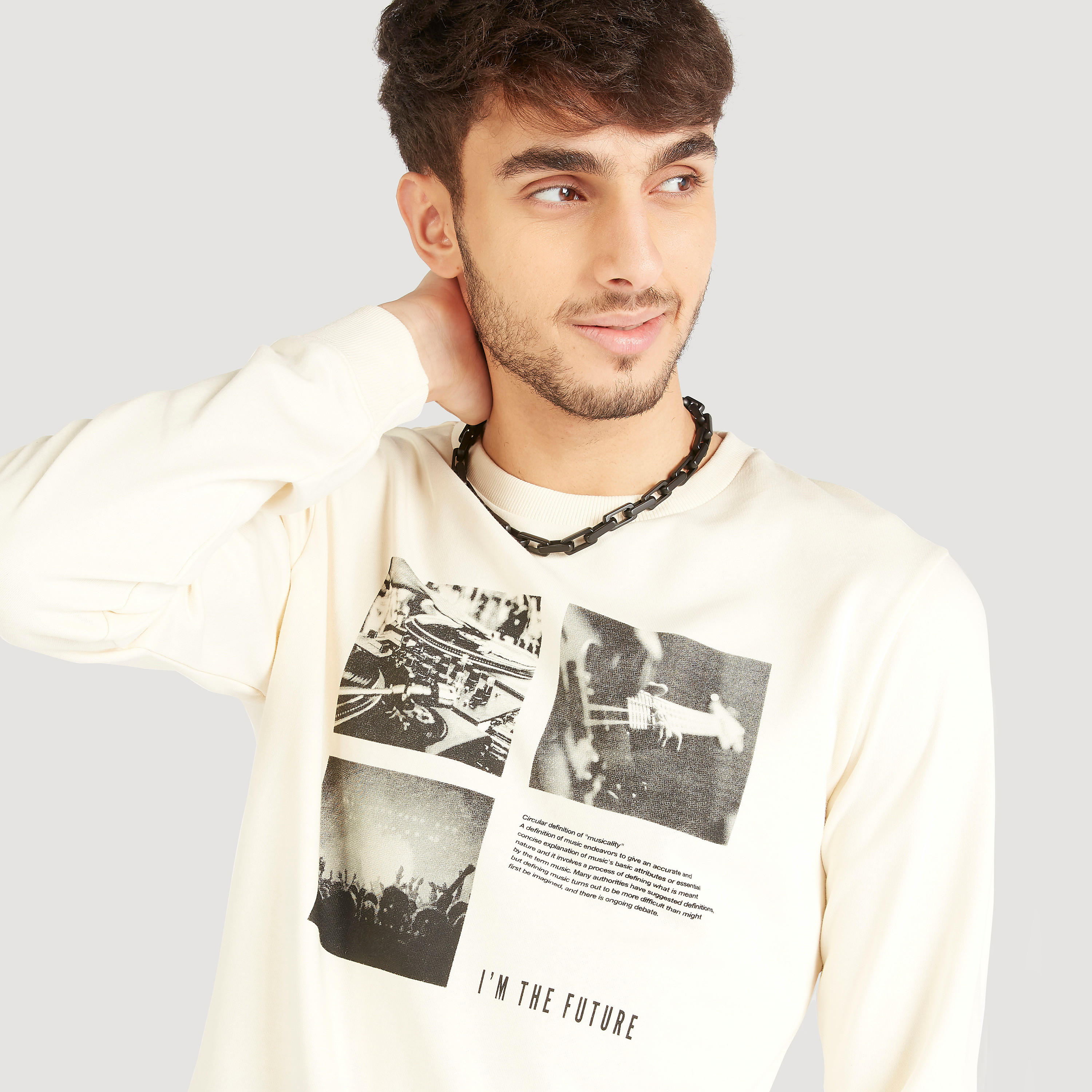 تيشيرت سادة بياقة ضيّقة وأكمام طويلة-men-winterwear-hoodiesandsweatshirts-image-2