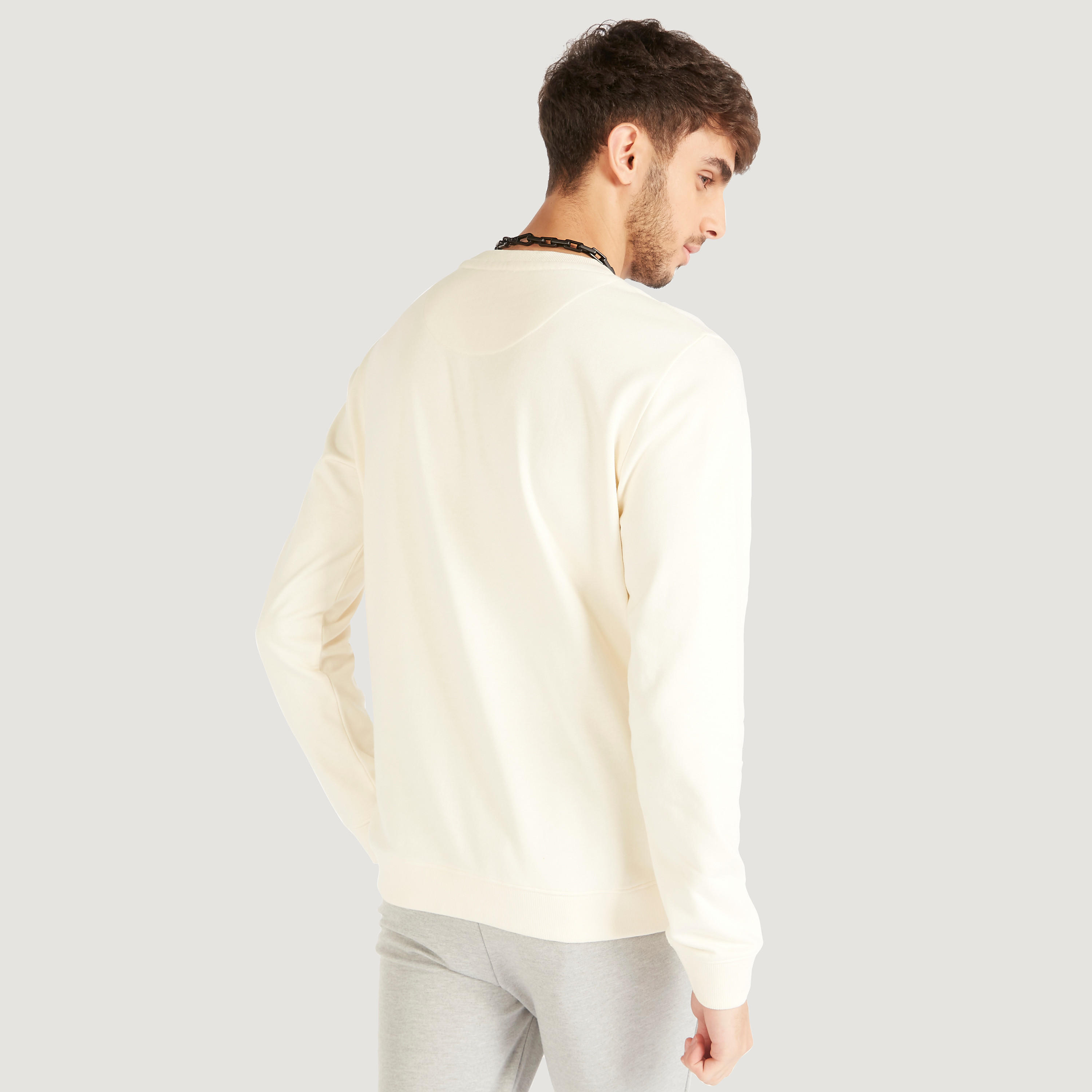 تيشيرت سادة بياقة ضيّقة وأكمام طويلة-men-winterwear-hoodiesandsweatshirts-image-1