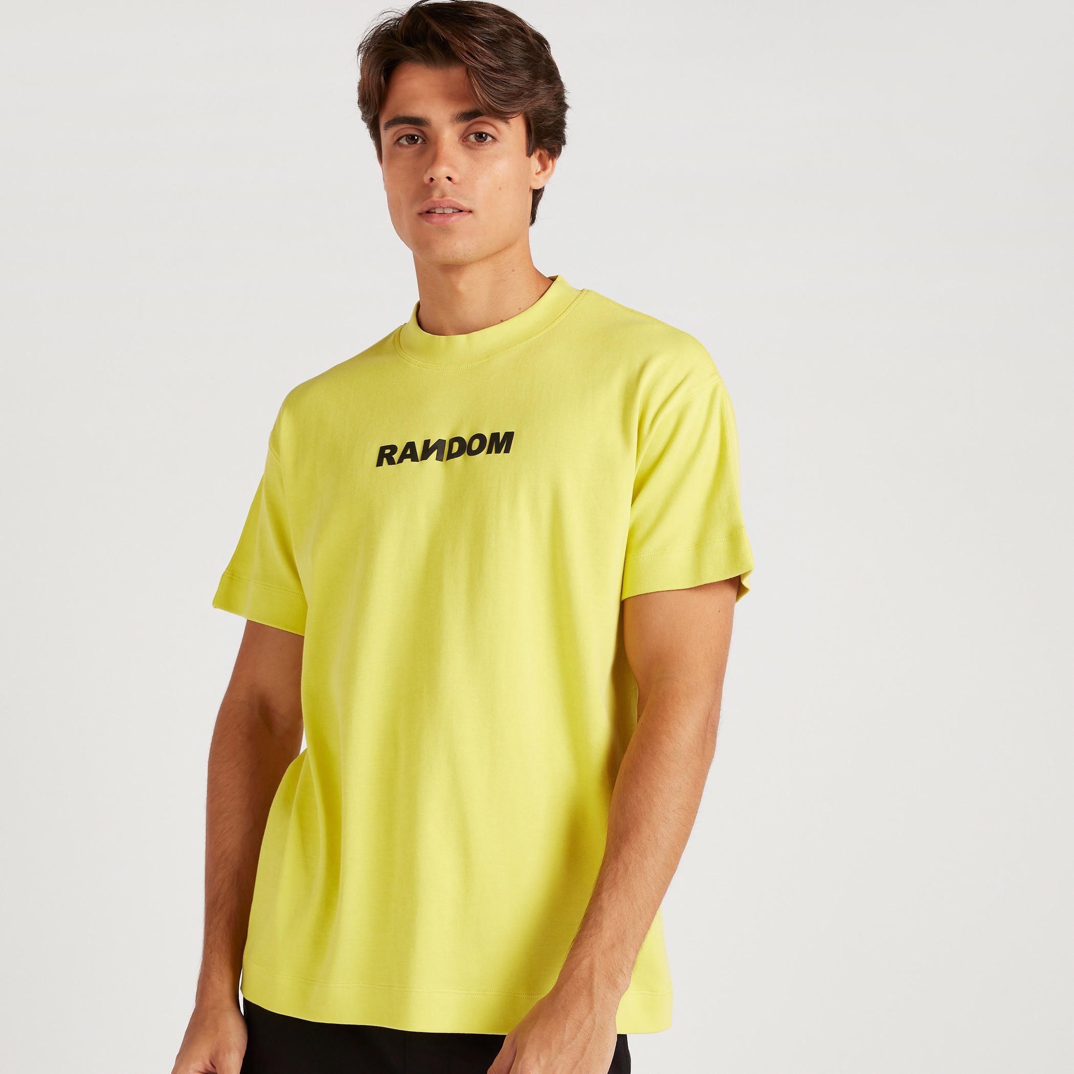 تيشيرت بياقة ضيّقة وأكمام قصيرة وطبعات-men-clothing-tshirtsandpolos-tshirts-image-6
