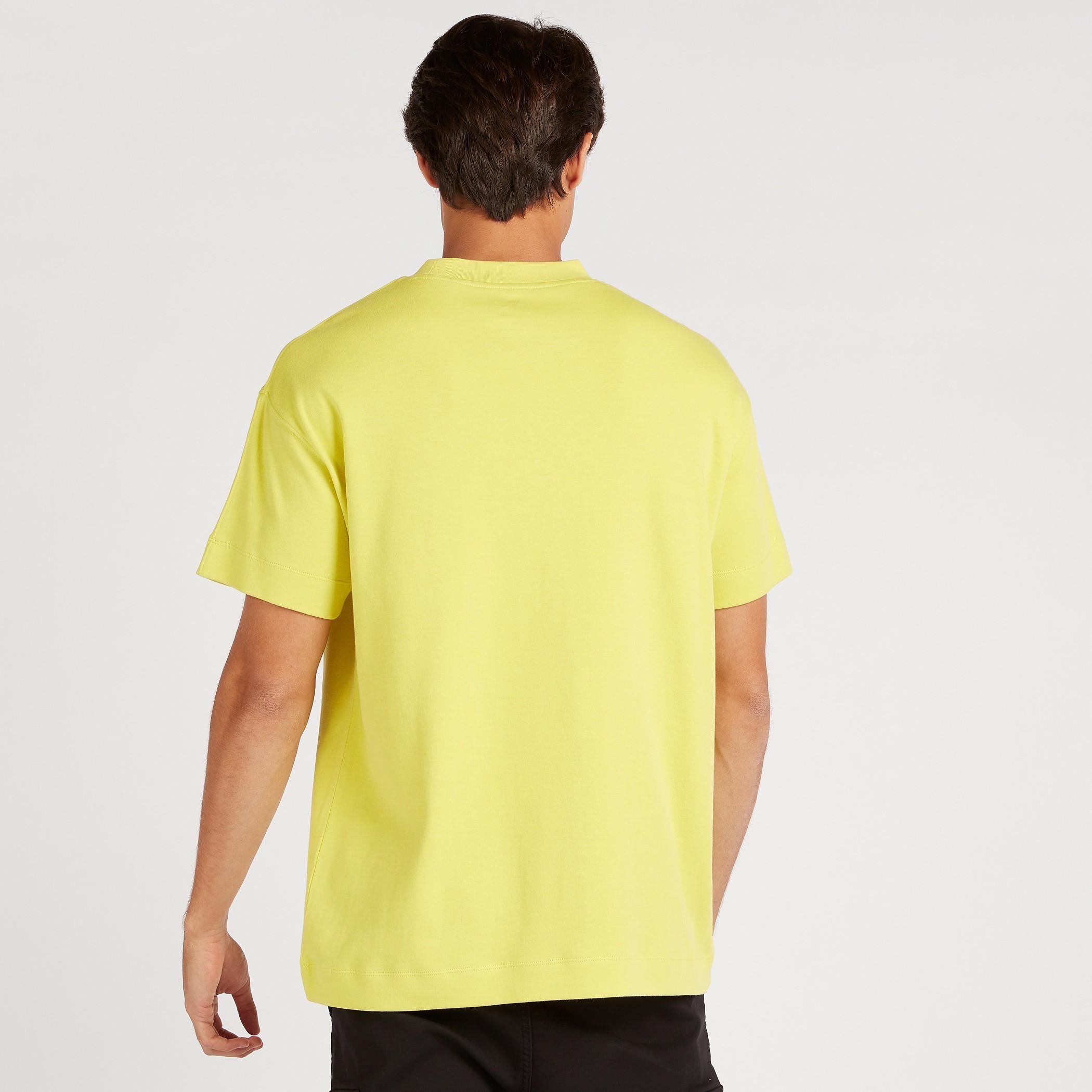تيشيرت بياقة ضيّقة وأكمام قصيرة وطبعات-men-clothing-tshirtsandpolos-tshirts-image-3
