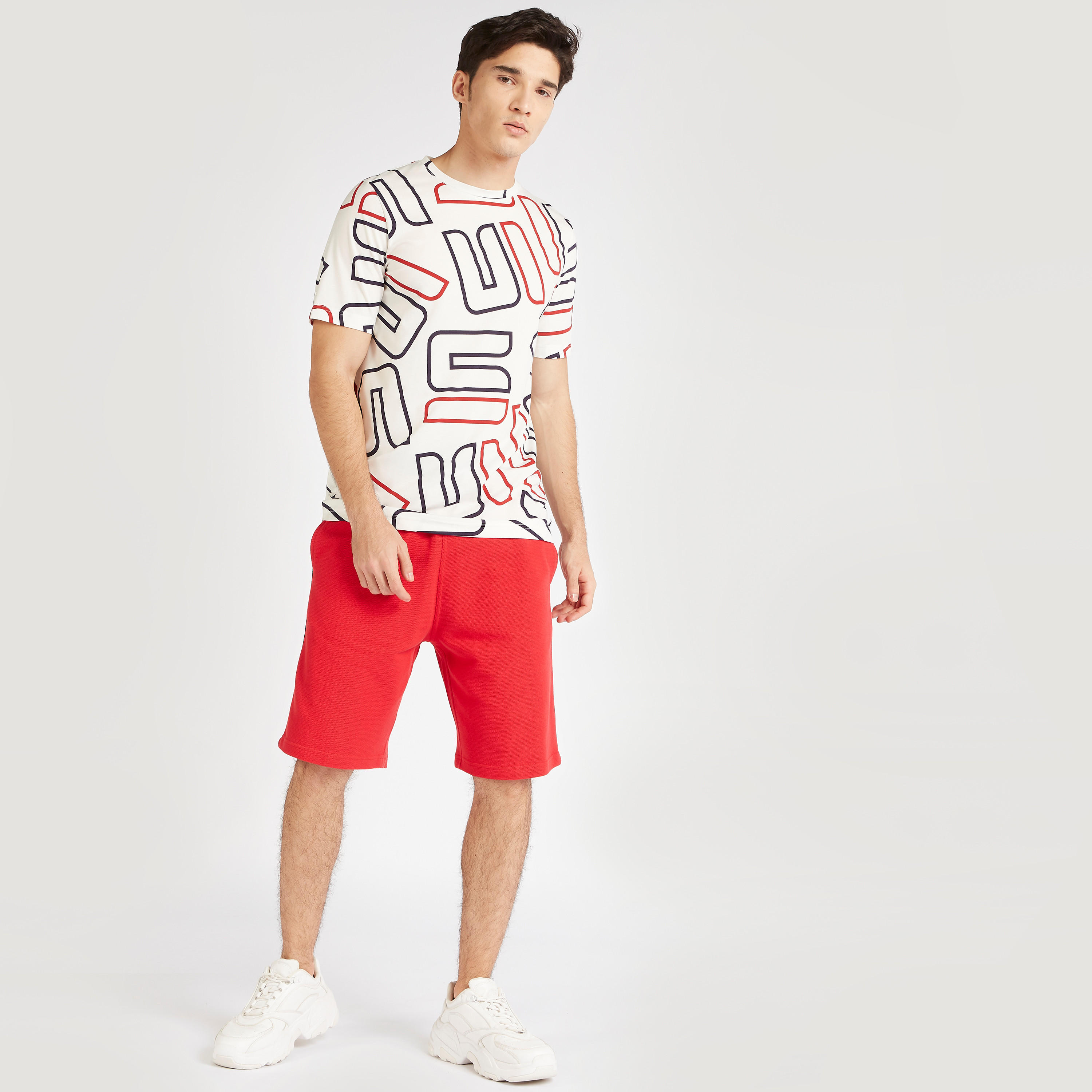 تيشيرت بياقة ضيّقة وأكمام قصيرة وطبعات-men-clothing-tshirtsandpolos-tshirts-image-4