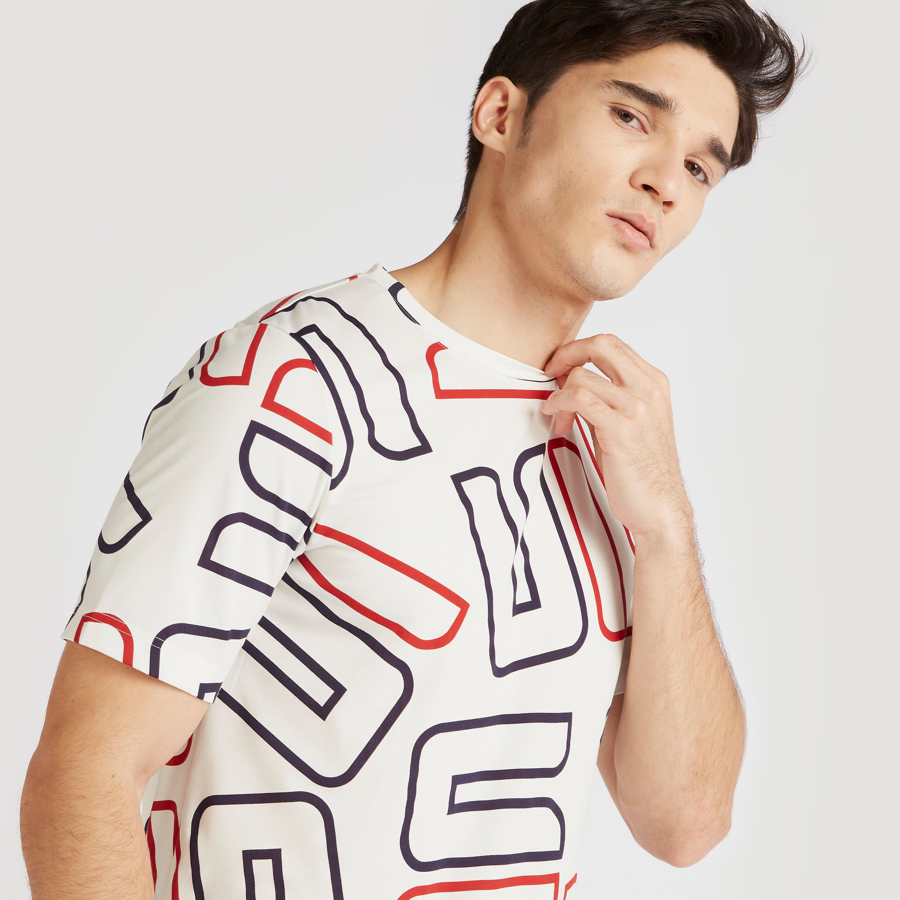تيشيرت بياقة ضيّقة وأكمام قصيرة وطبعات-men-clothing-tshirtsandpolos-tshirts-image-3