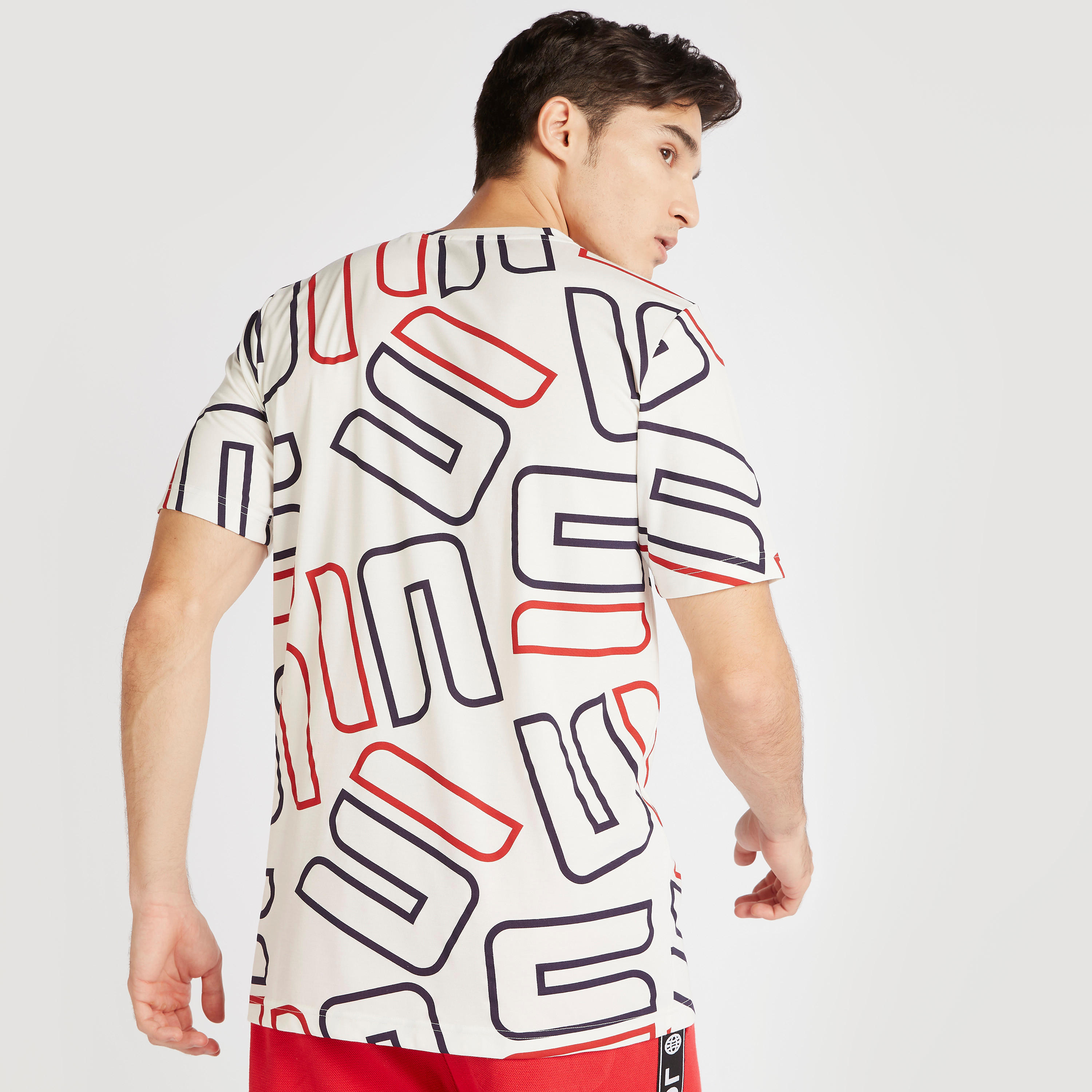 تيشيرت بياقة ضيّقة وأكمام قصيرة وطبعات-men-clothing-tshirtsandpolos-tshirts-image-2
