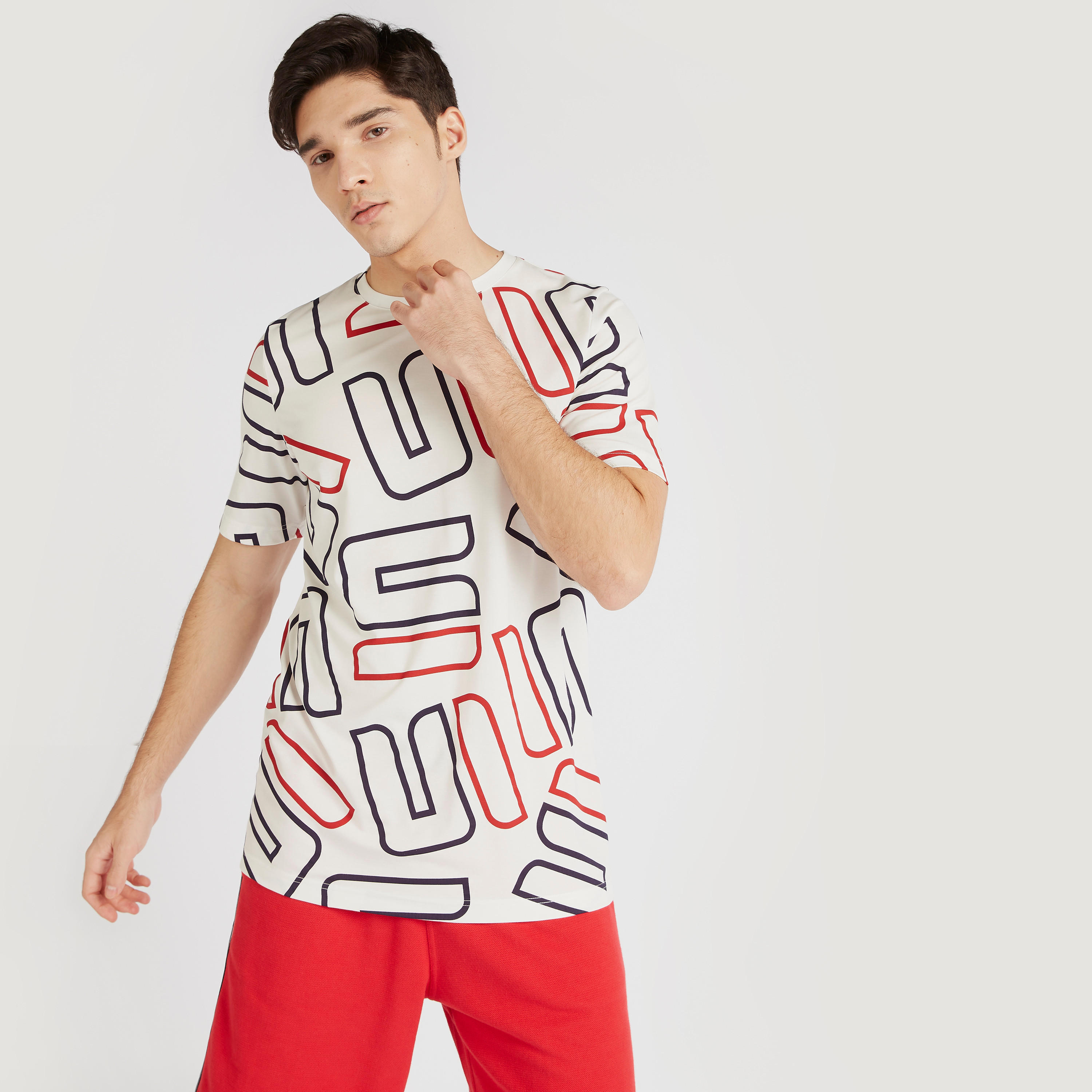 تيشيرت بياقة ضيّقة وأكمام قصيرة وطبعات-men-clothing-tshirtsandpolos-tshirts-image-1