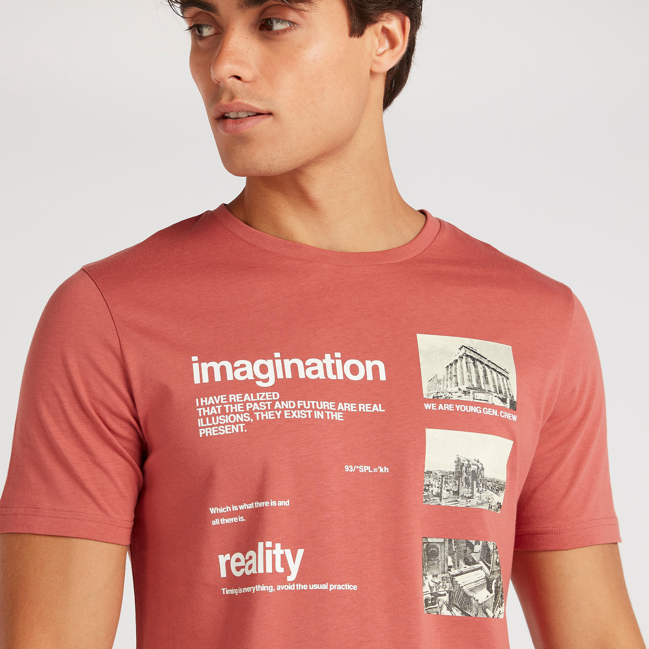 تيشيرت بياقة ضيّقة وأكمام قصيرة وطبعات-men-clothing-tshirtsandpolos-tshirts-image-3