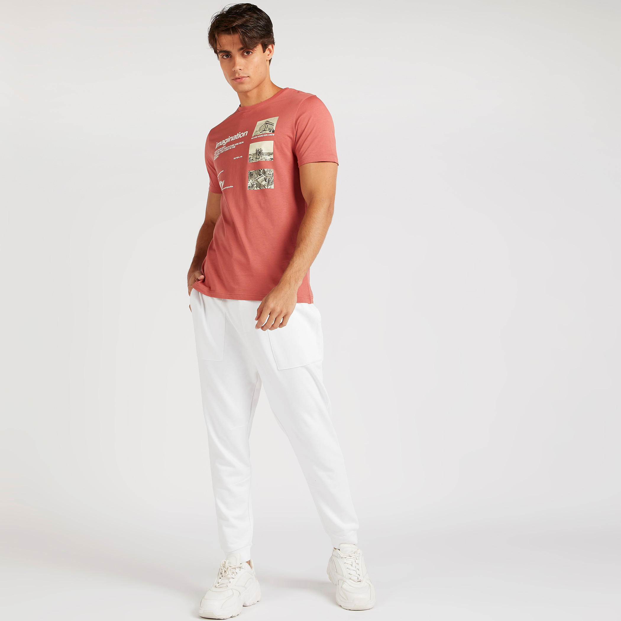 تيشيرت بياقة ضيّقة وأكمام قصيرة وطبعات-men-clothing-tshirtsandpolos-tshirts-image-5