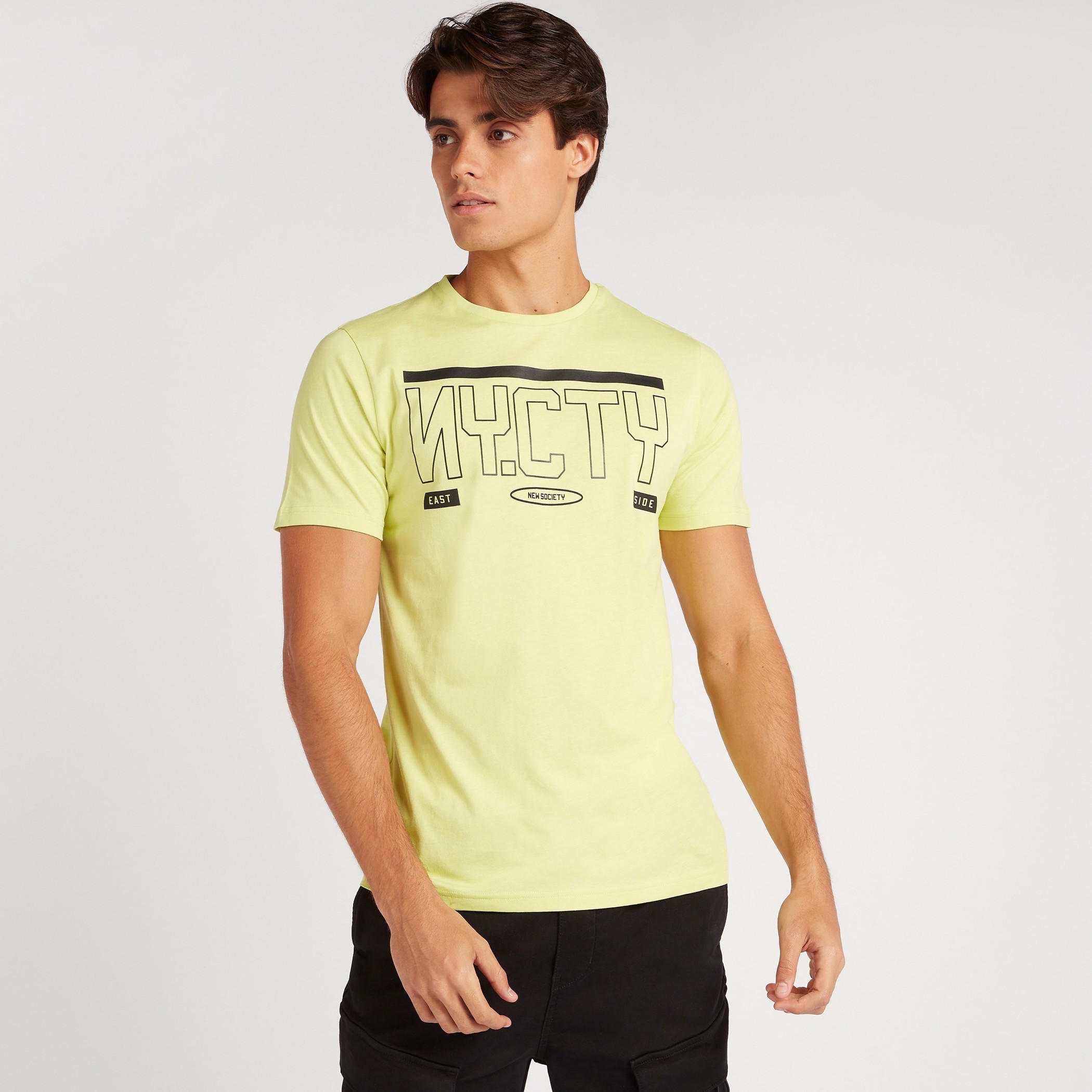 تيشيرت بياقة ضيّقة وأكمام قصيرة وطبعات-men-clothing-tshirtsandpolos-tshirts-image-4
