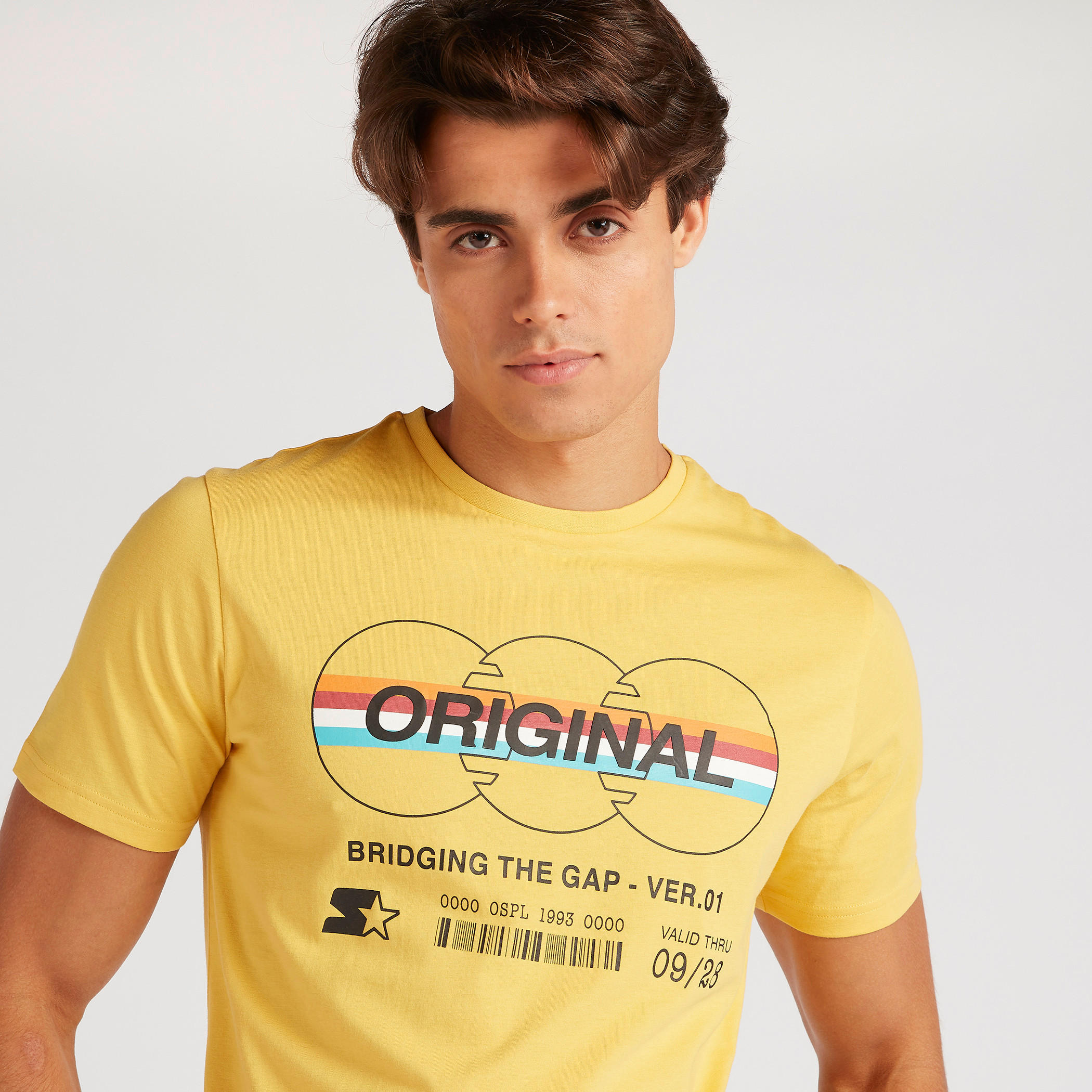 تيشيرت بياقة ضيّقة وأكمام قصيرة وطبعات-men-clothing-tshirtsandpolos-tshirts-image-3
