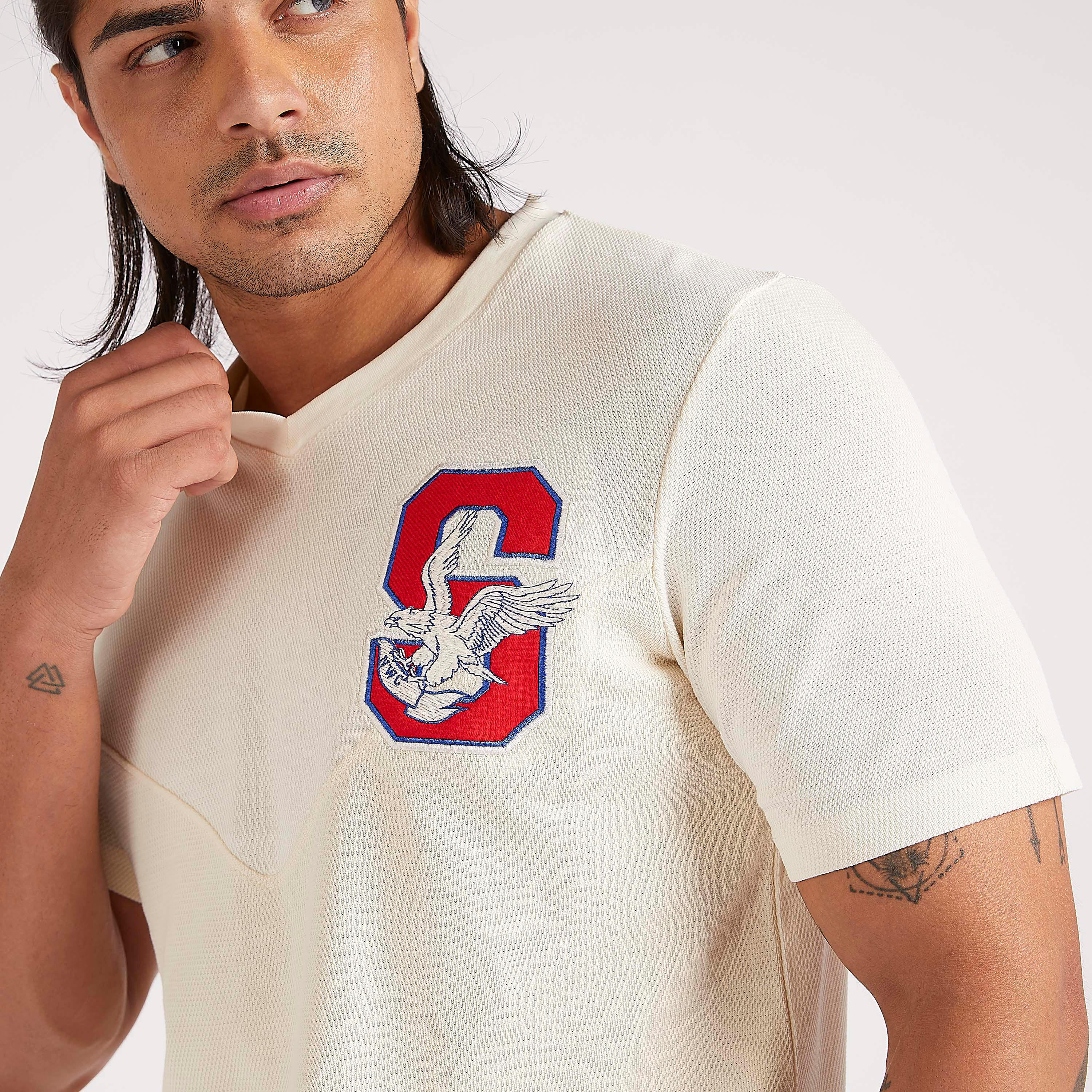 تيشيرت بأكمام قصيرة وتفاصيل مزخرفة-men-clothing-tshirtsandpolos-tshirts-image-3