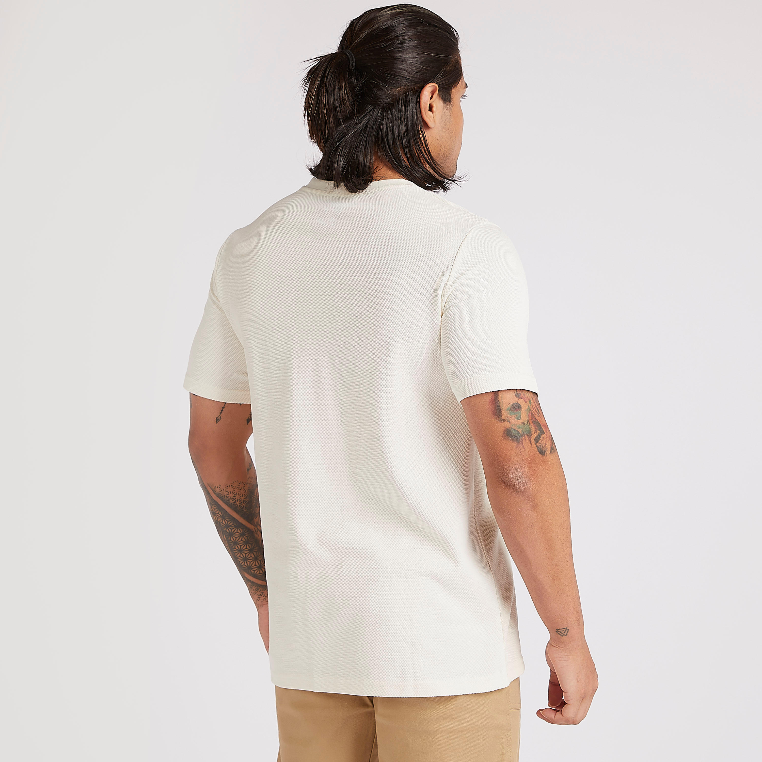 تيشيرت بأكمام قصيرة وتفاصيل مزخرفة-men-clothing-tshirtsandpolos-tshirts-image-4