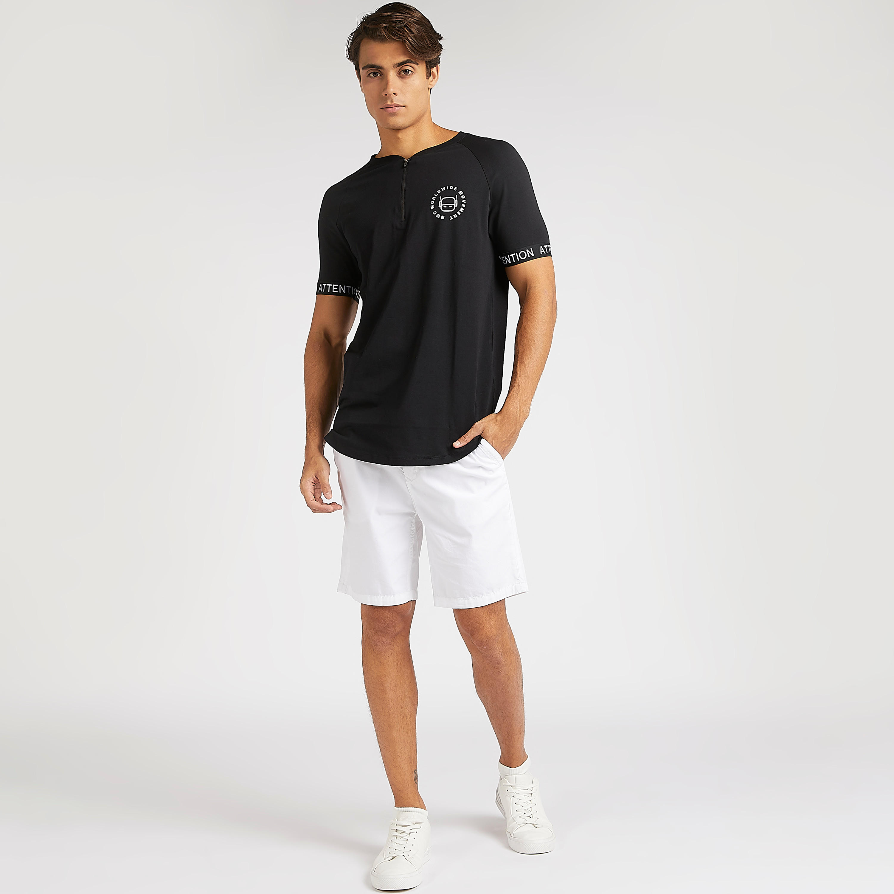 تيشيرت بياقة هينيلي وطبعات ووصلة أزرار بسحّاب-men-clothing-tshirtsandpolos-tshirts-image-3